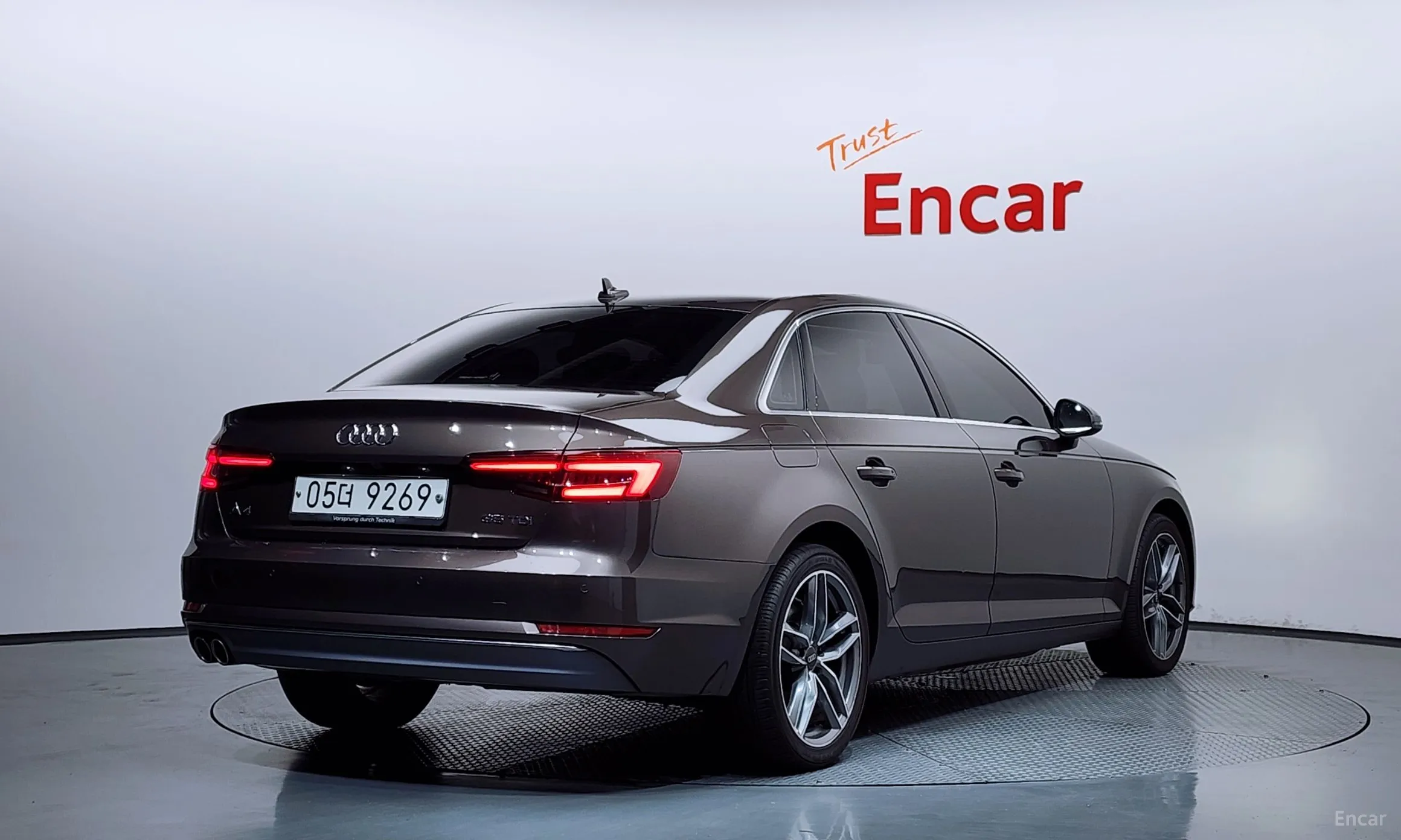 Audi A4 (B9) превью 2