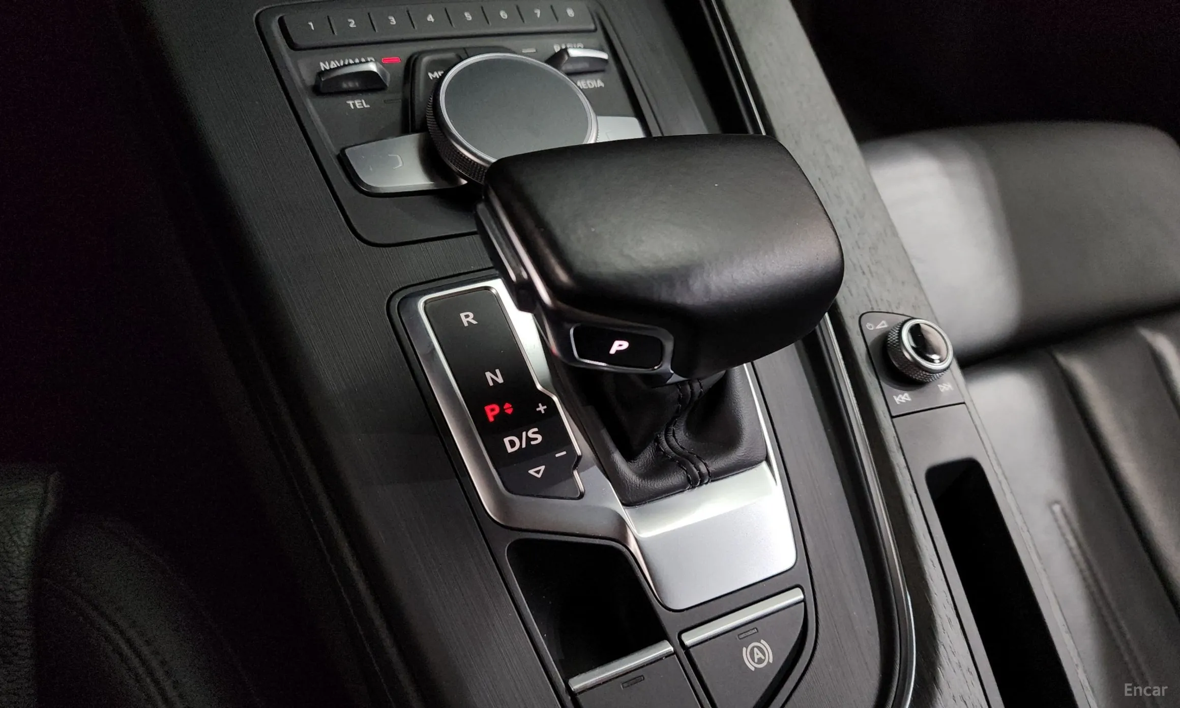 Audi A4 (B9) превью 9