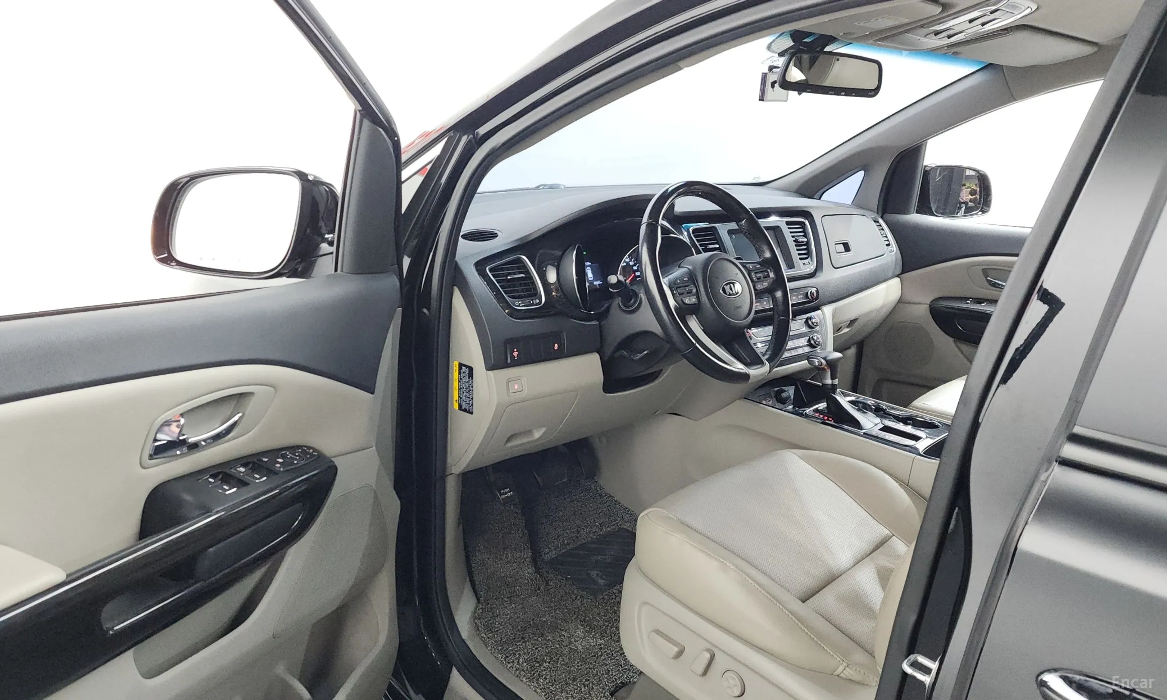 Kia Carnival превью 10