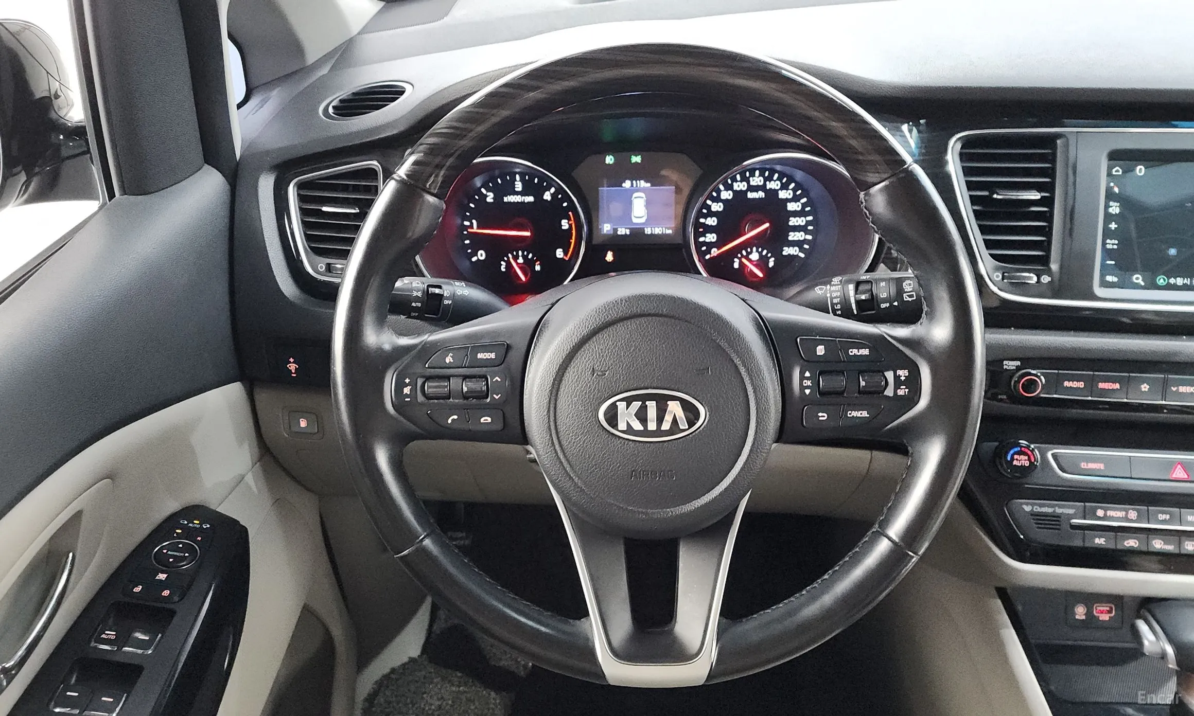 Kia Carnival превью 14