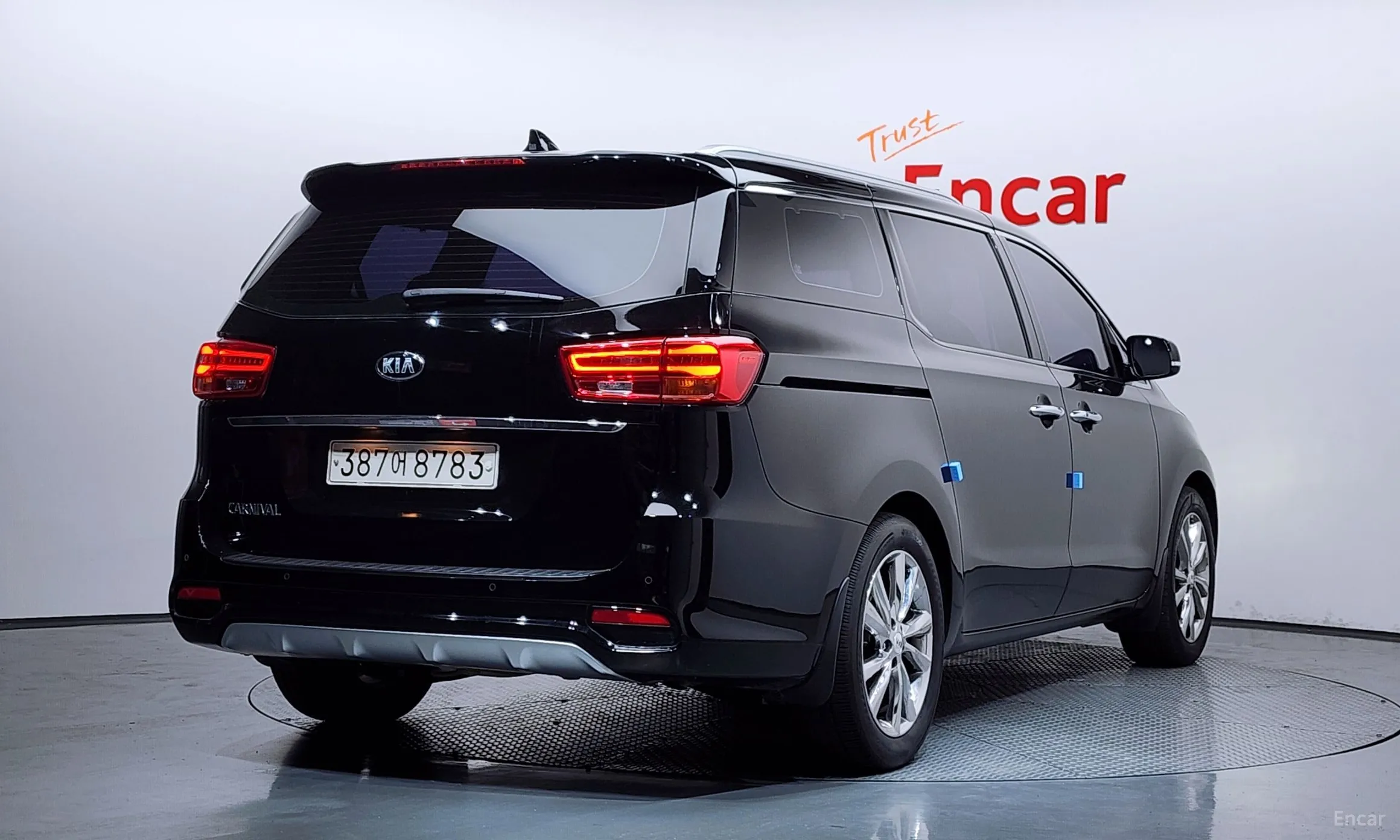 Kia Carnival превью 2