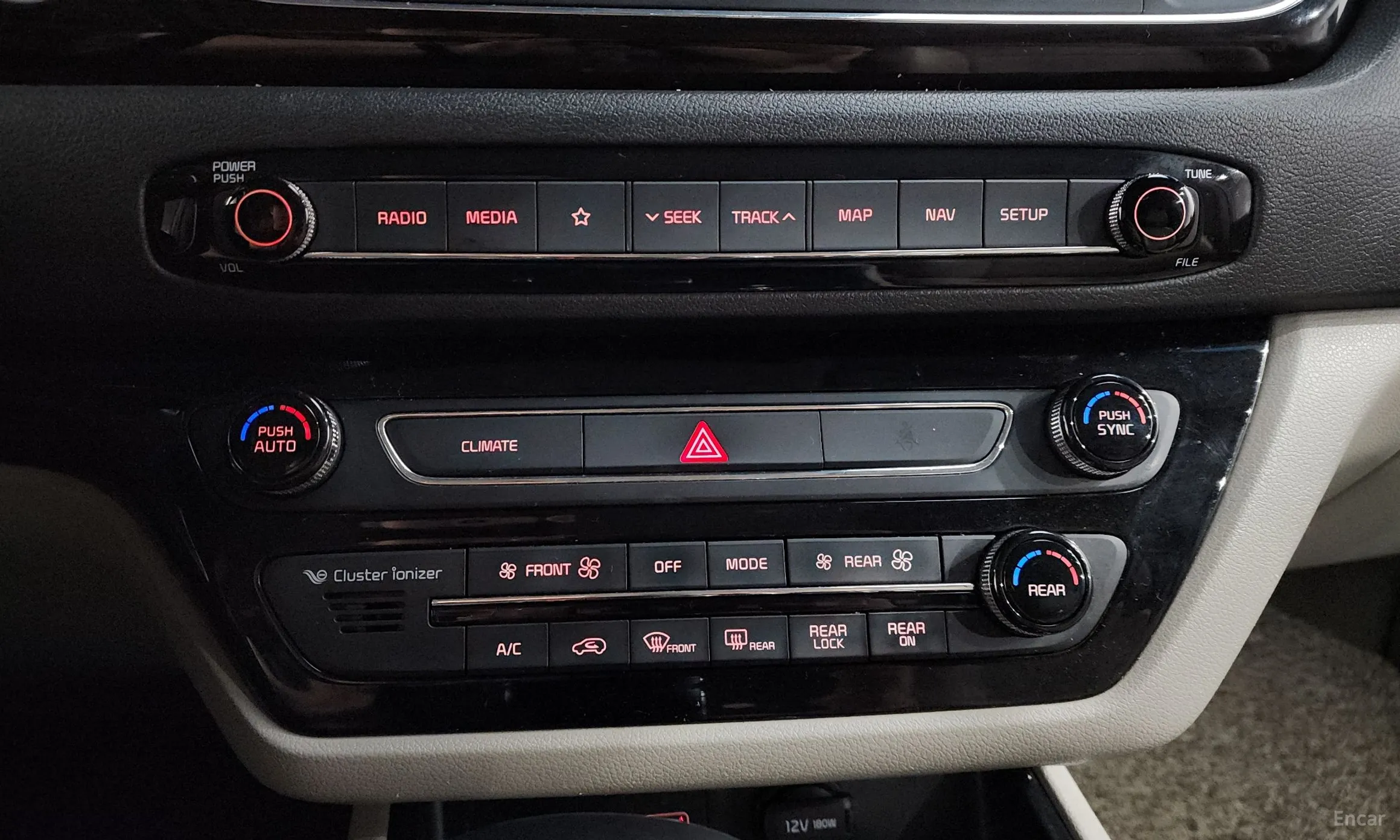 Kia Carnival превью 19