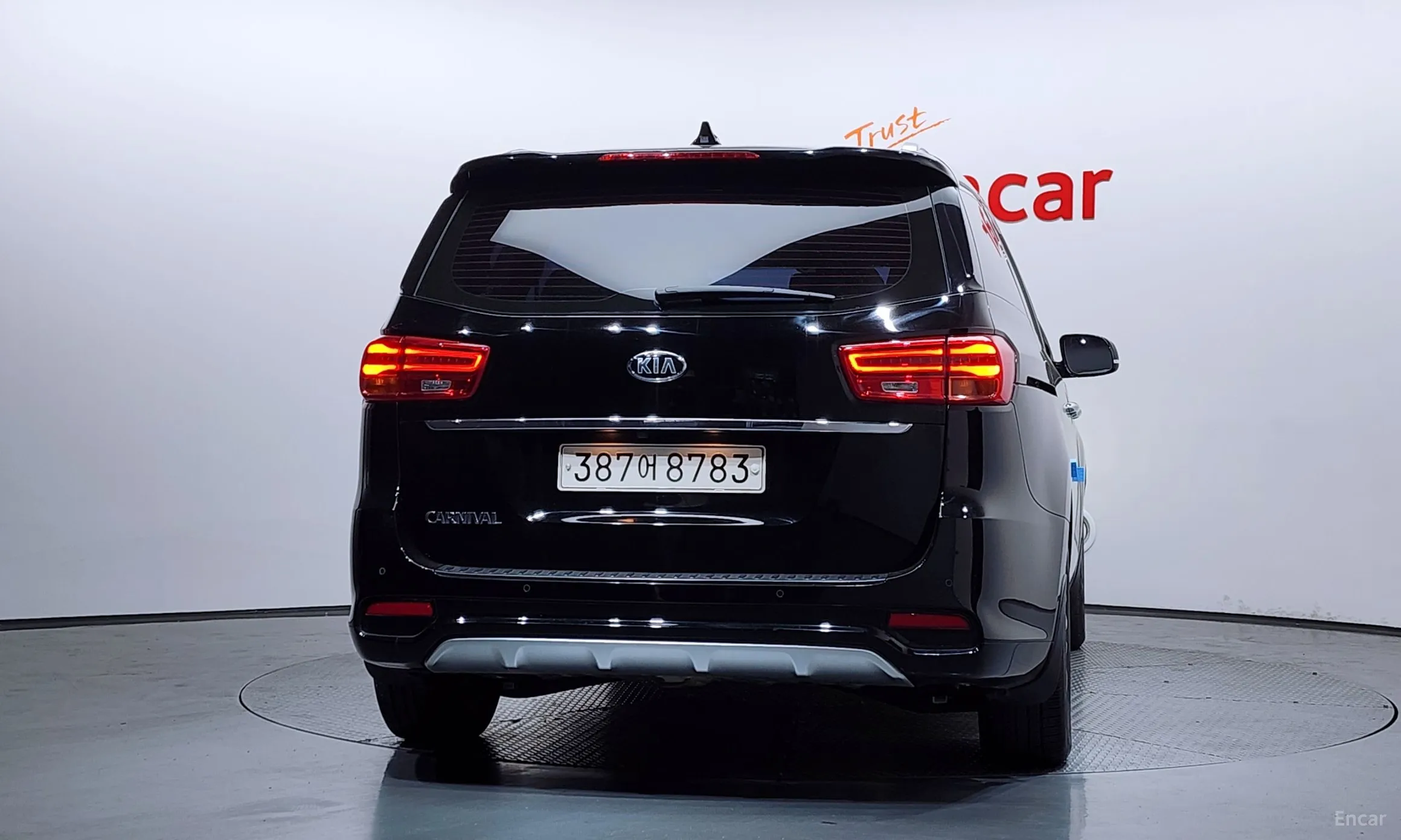 Kia Carnival превью 4