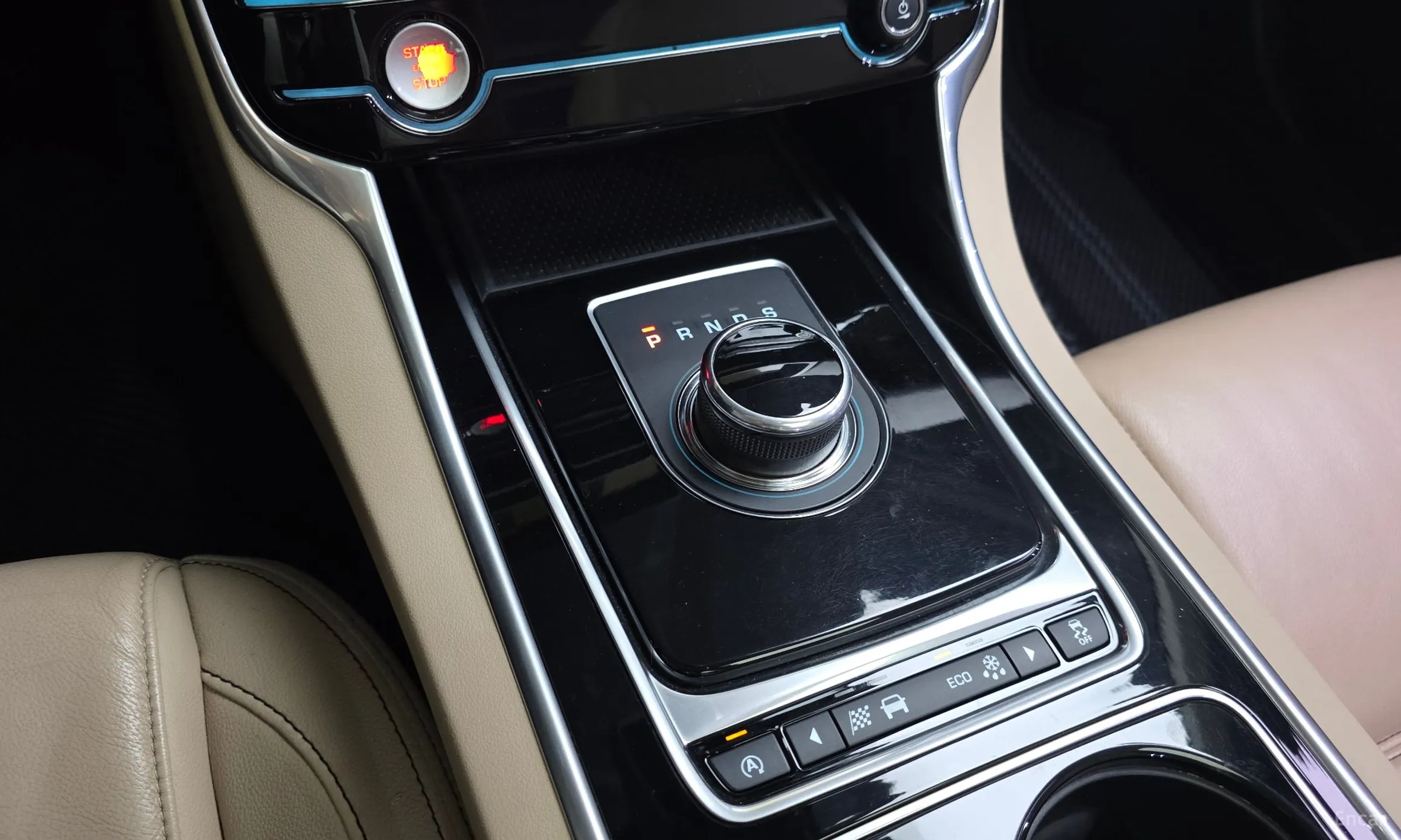 Jaguar XE превью 9