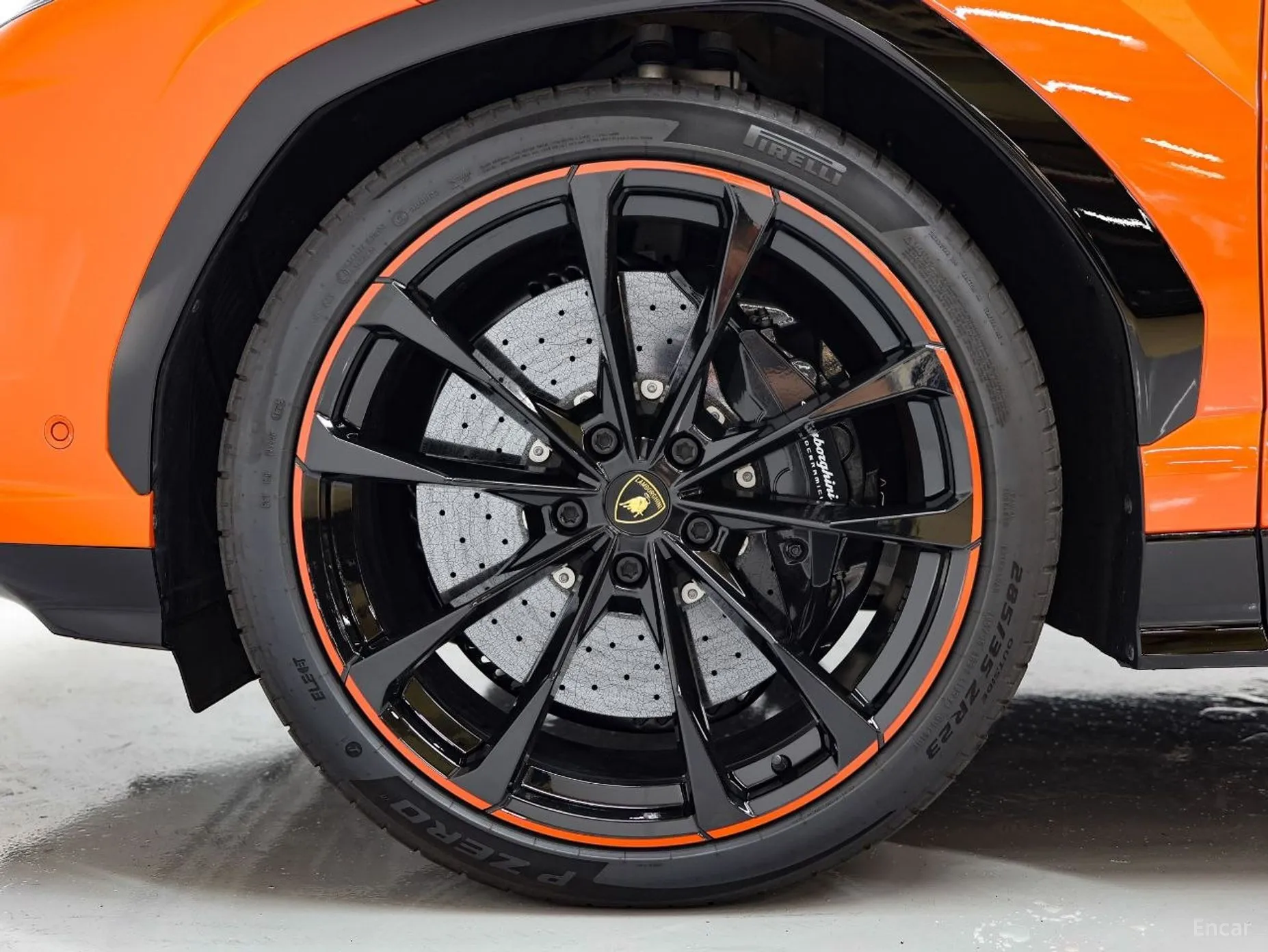 Lamborghini Urus превью 5