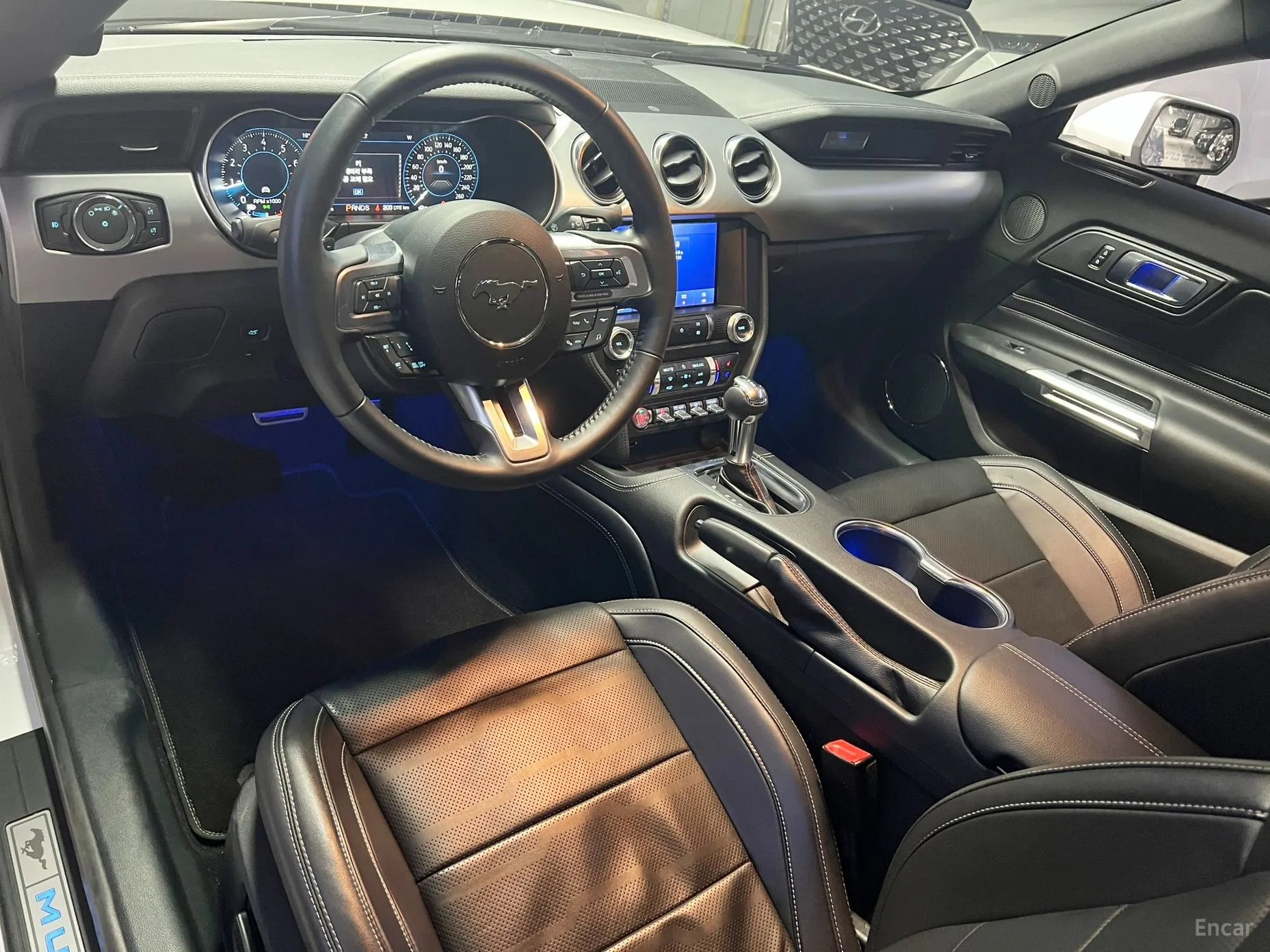 Ford Mustang превью 7