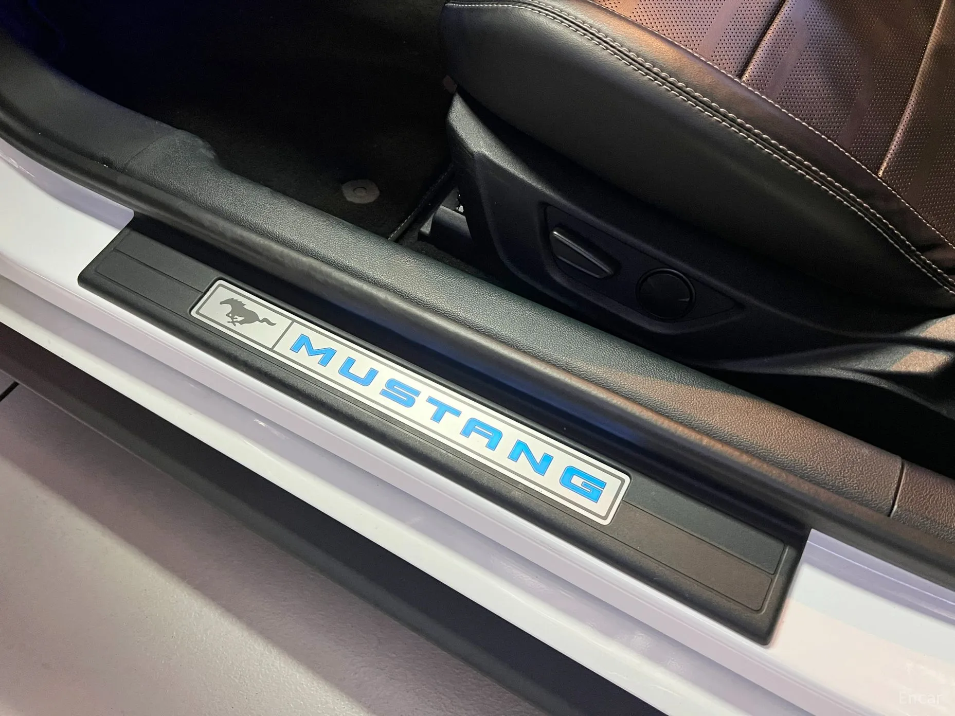 Ford Mustang превью 8