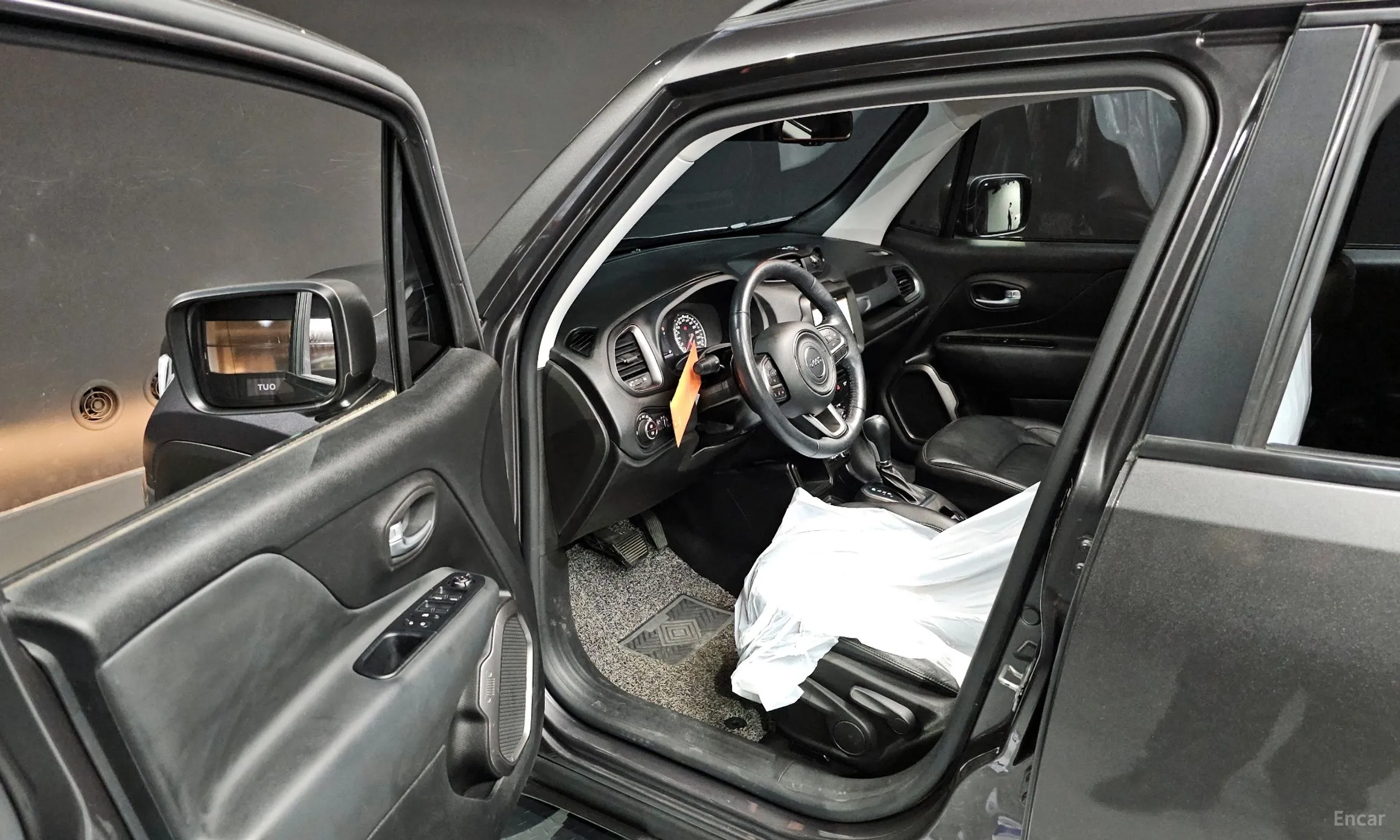 Jeep Renegade превью 10