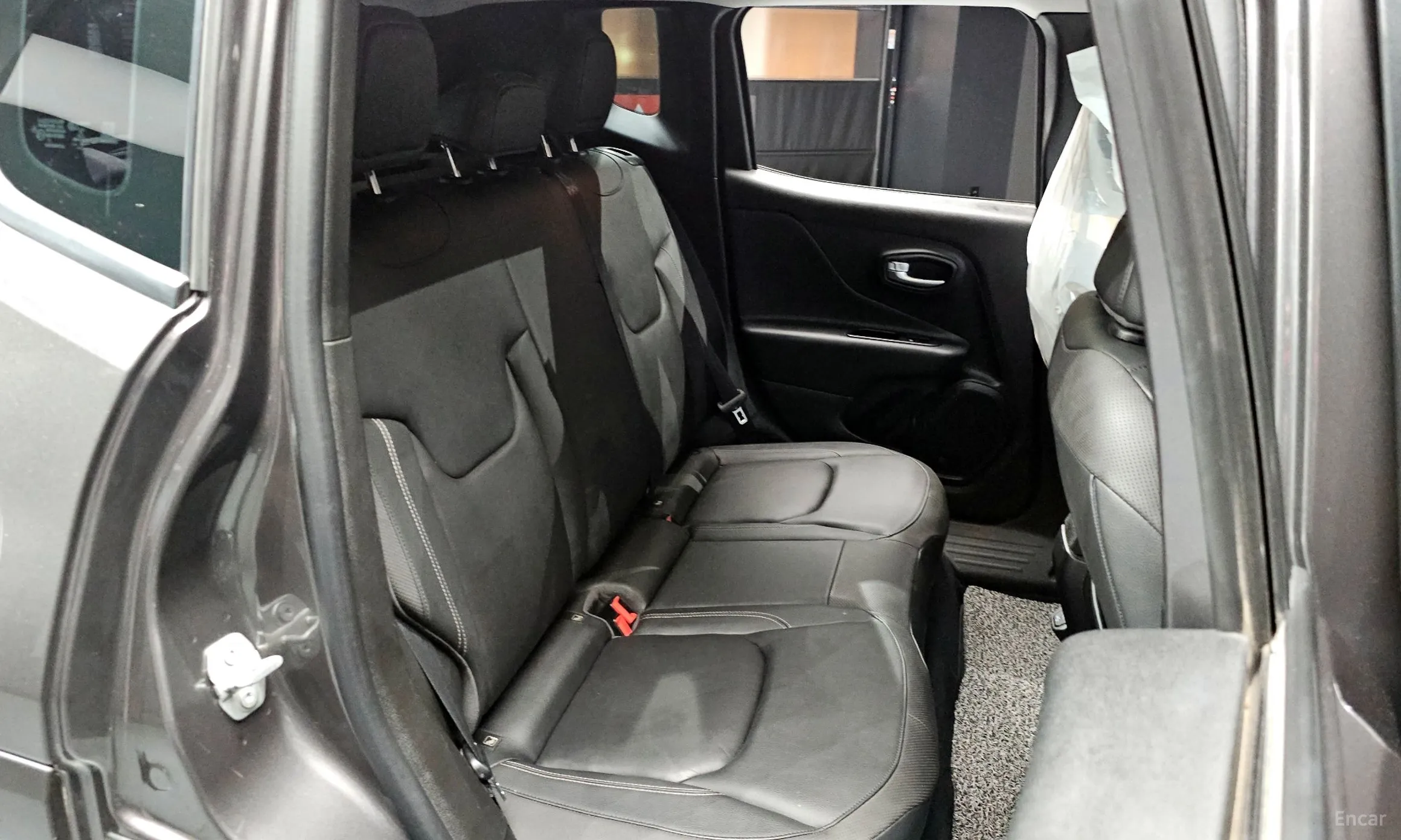Jeep Renegade превью 11