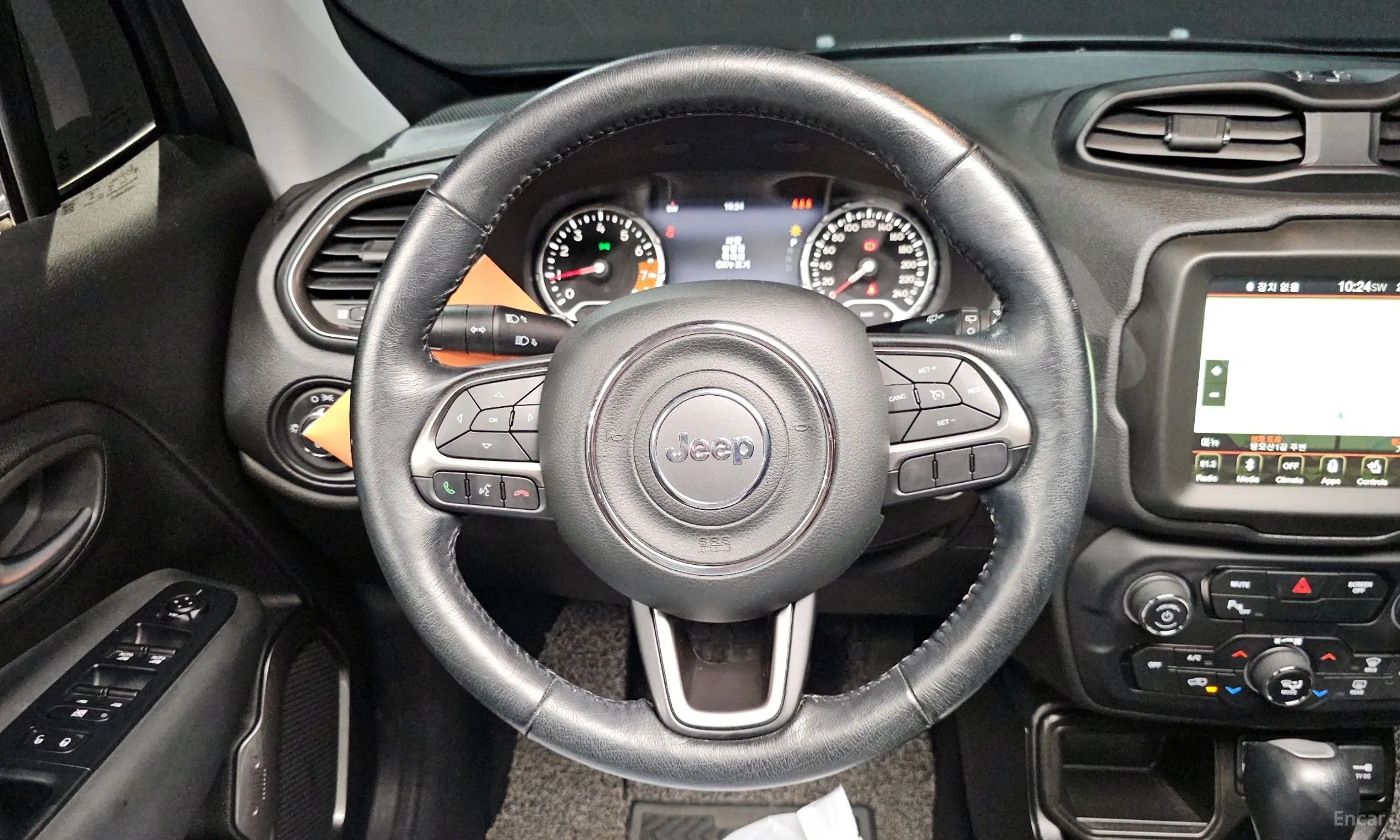 Jeep Renegade превью 13