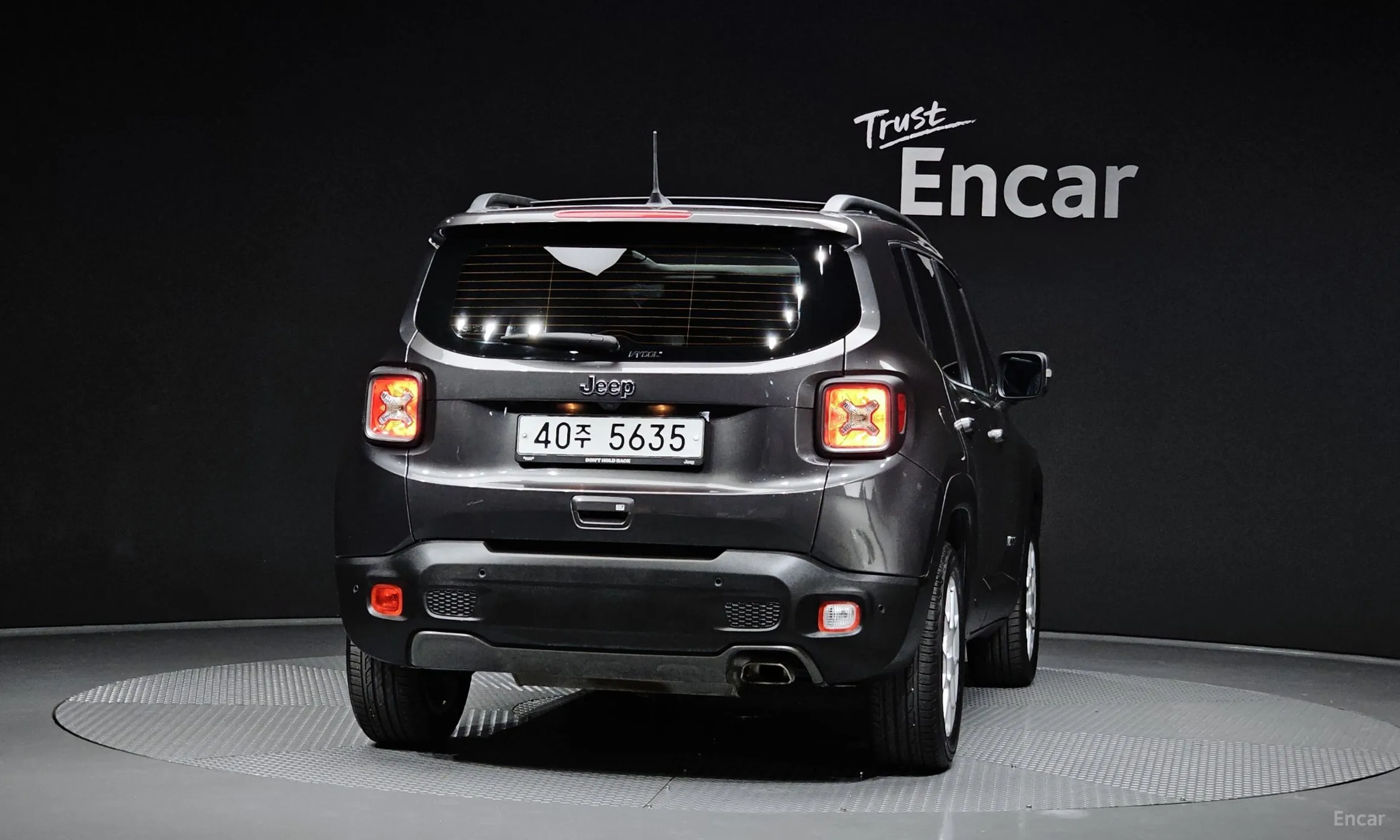 Jeep Renegade превью 4
