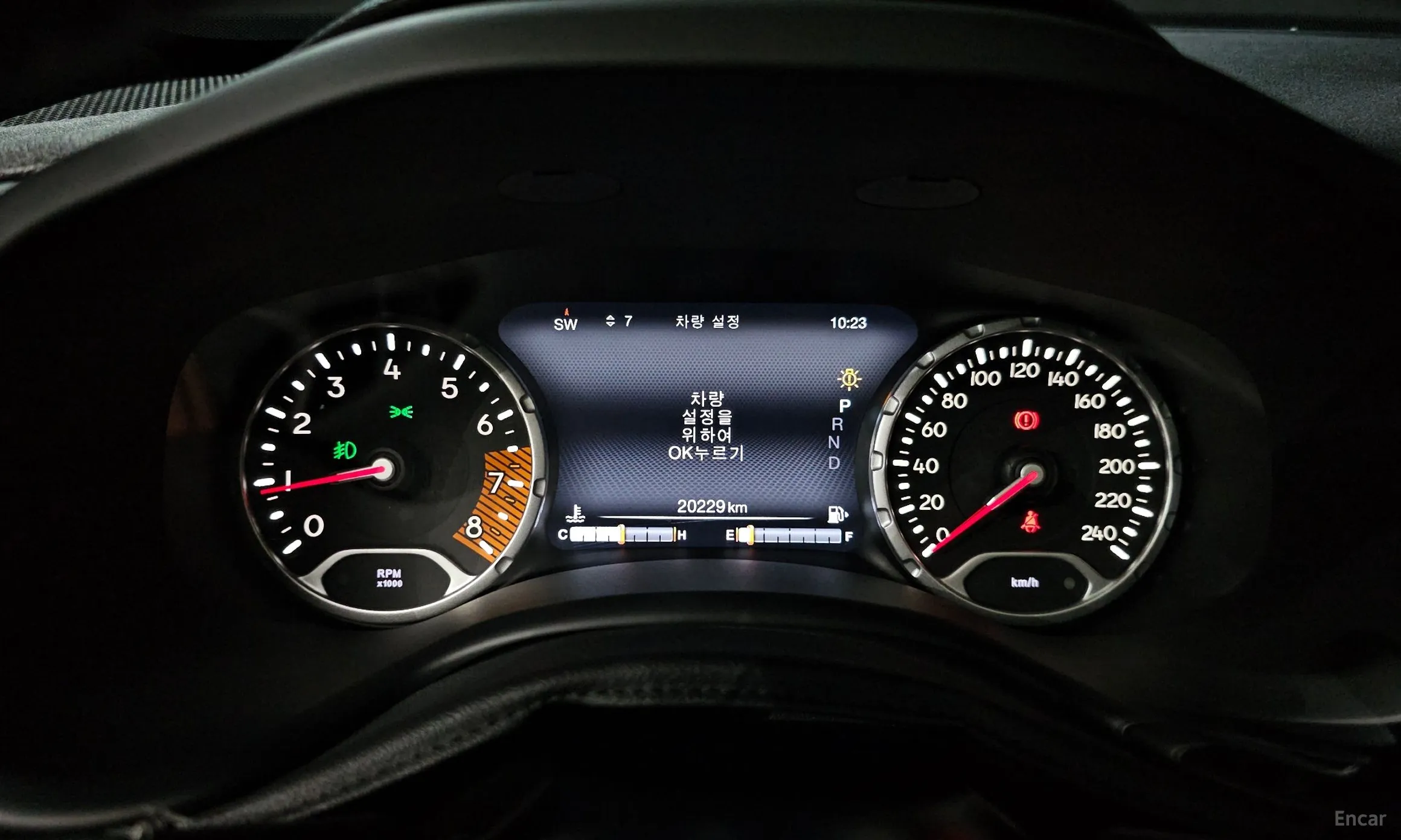 Jeep Renegade превью 8