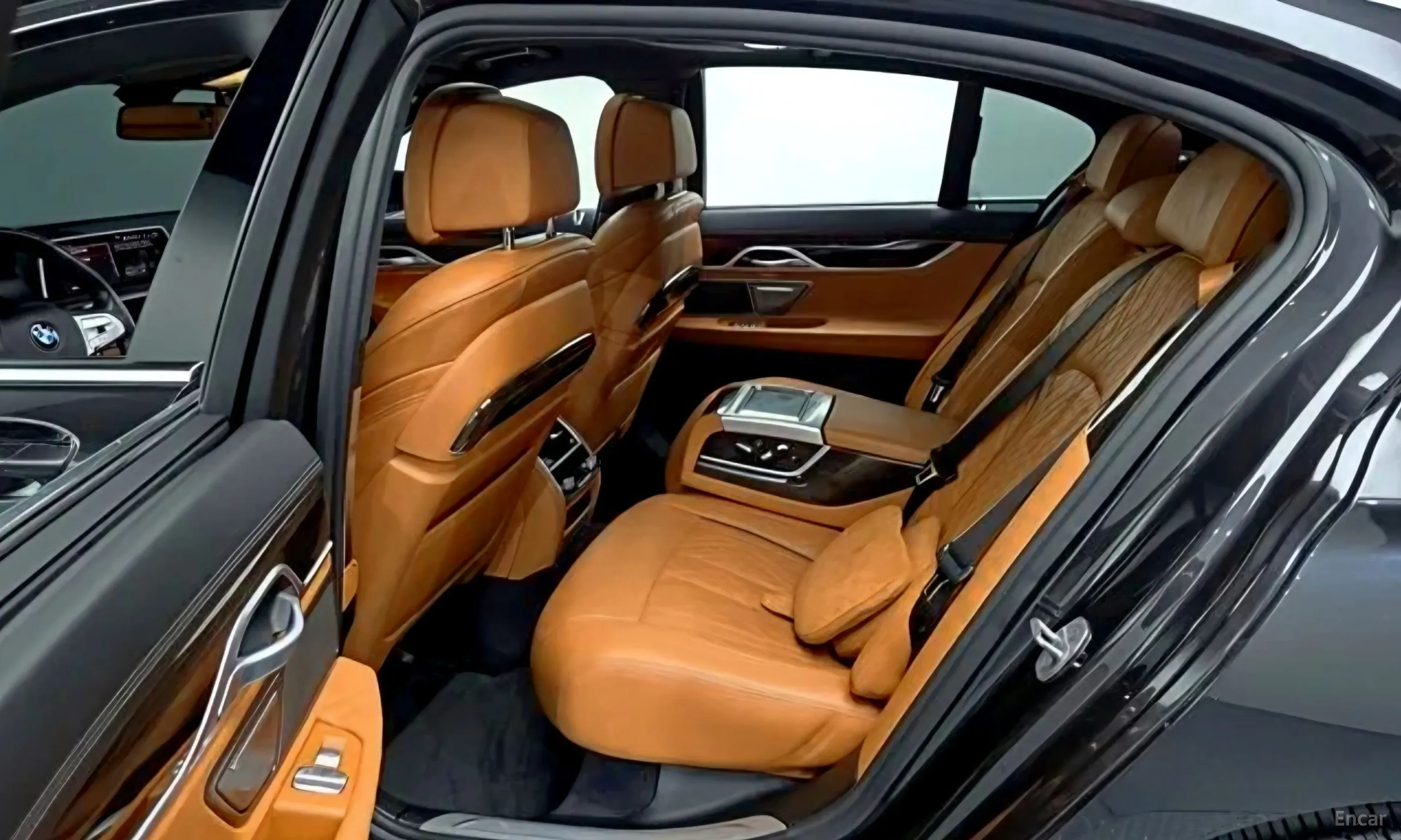 BMW 7 Series (G11) превью 12