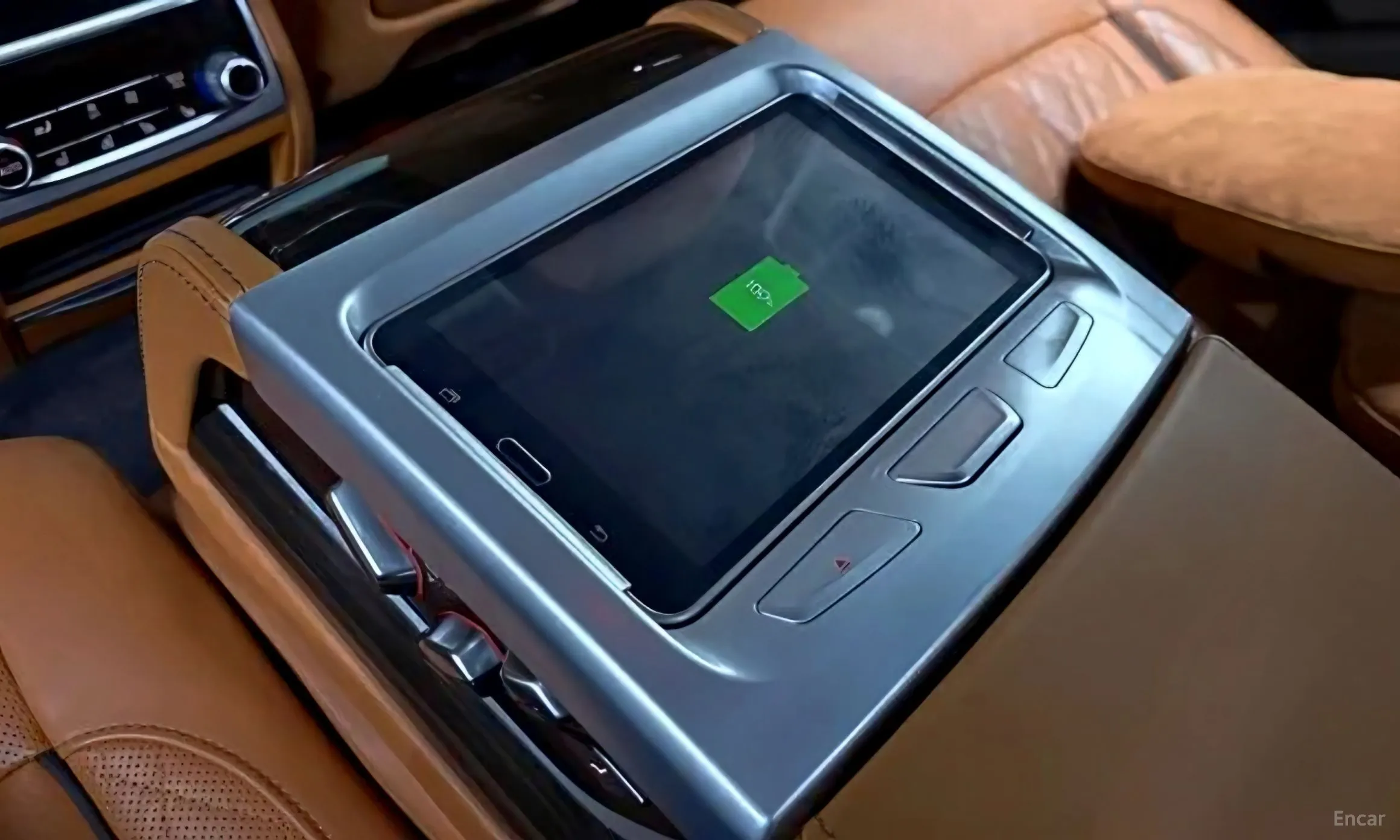 BMW 7 Series (G11) превью 20