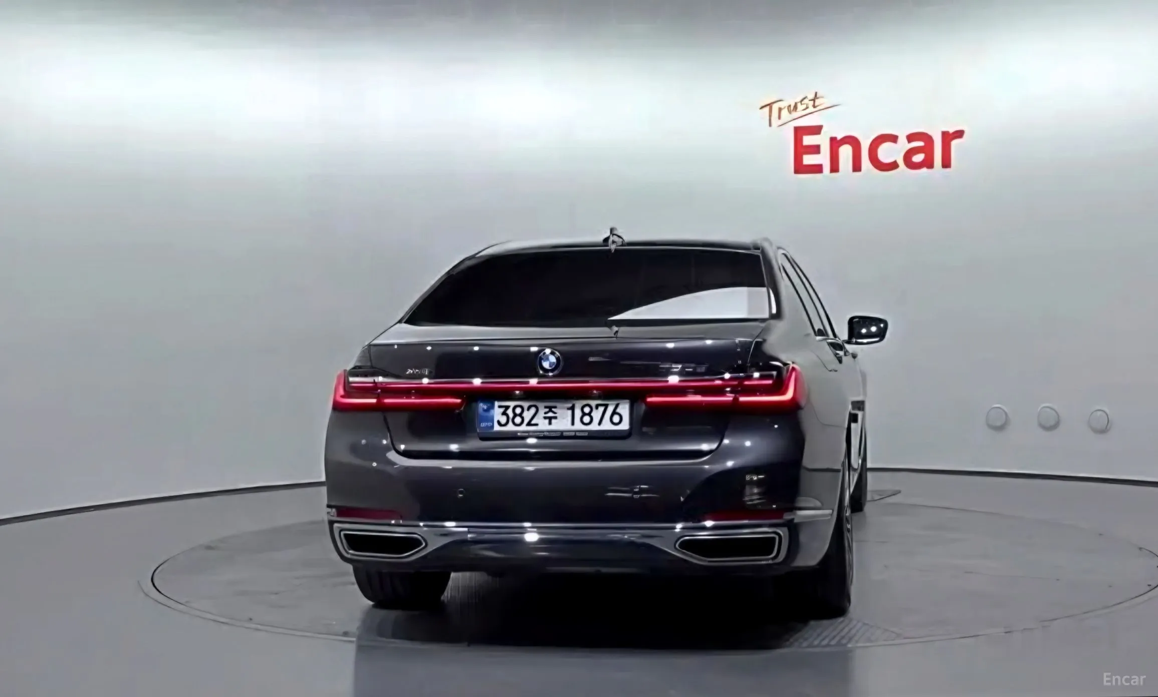 BMW 7 Series (G11) превью 4