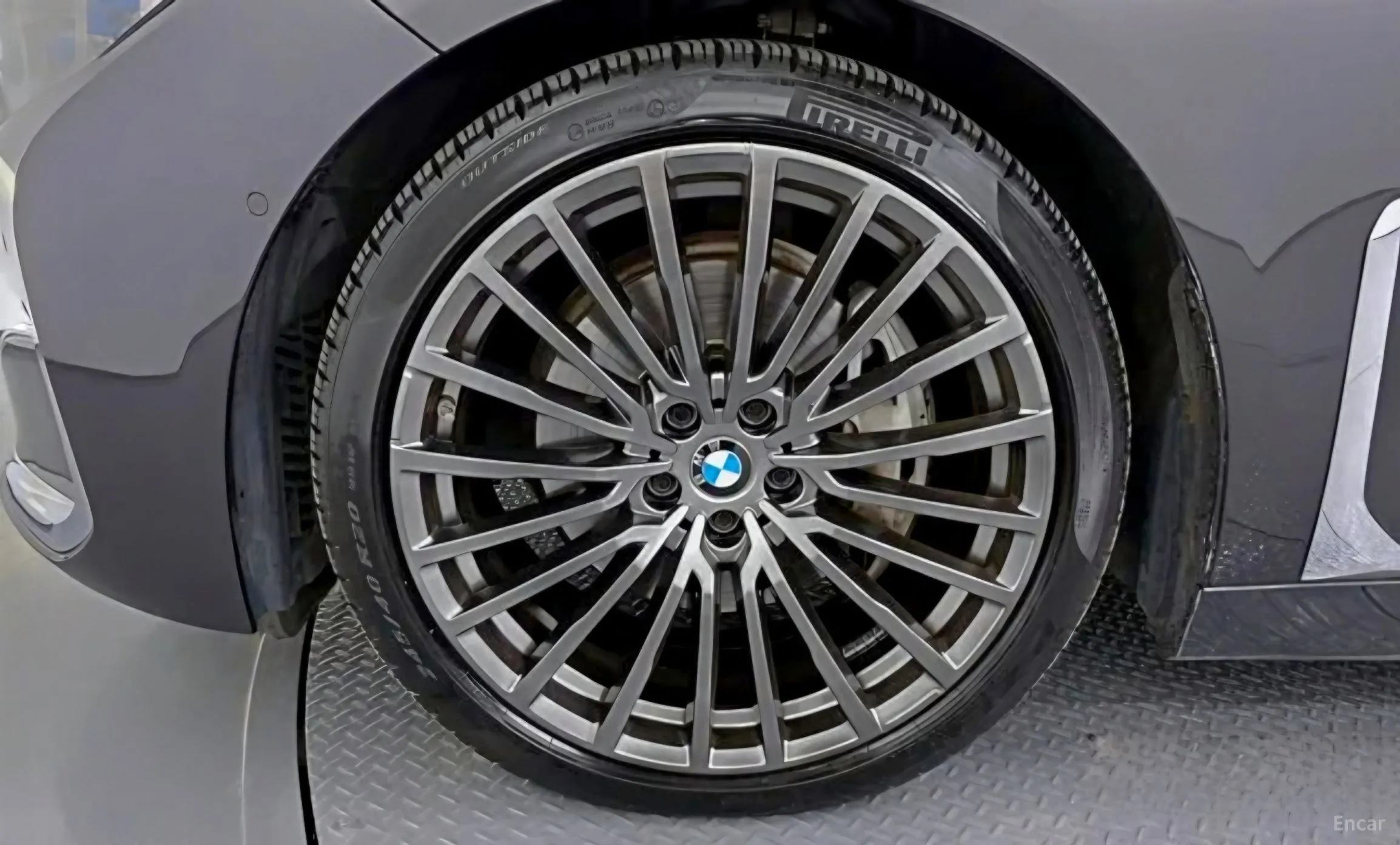 BMW 7 Series (G11) превью 5
