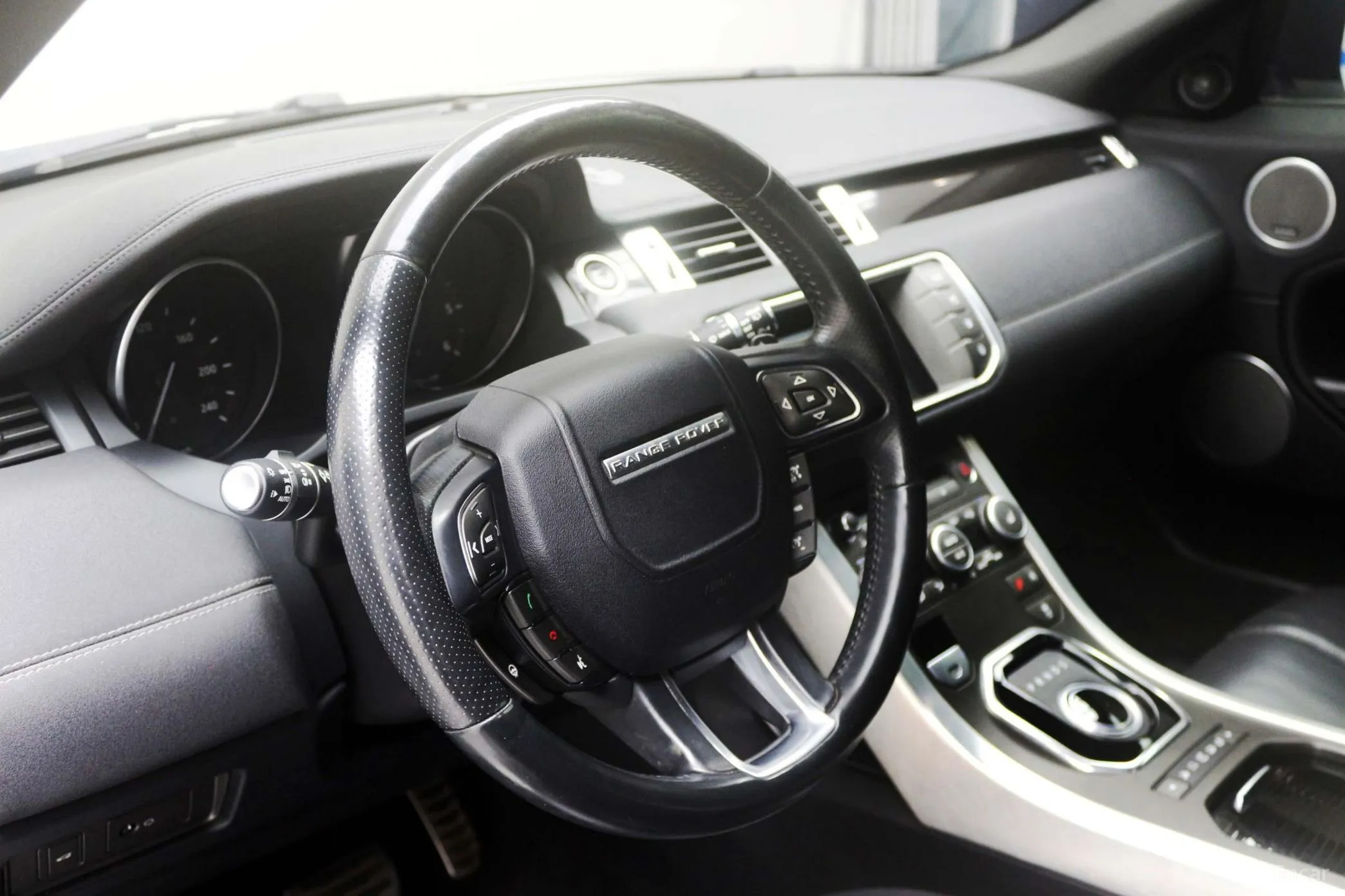 Land Rover Range Rover Evoque превью 11