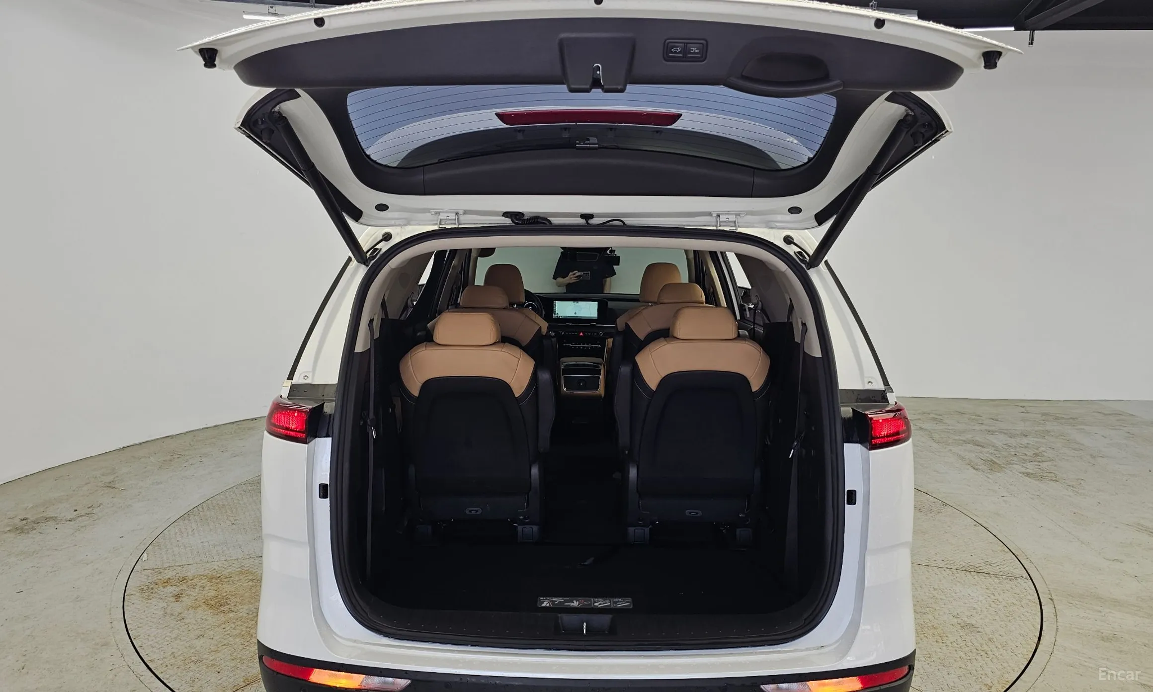 Kia Carnival Gen 4 превью 17