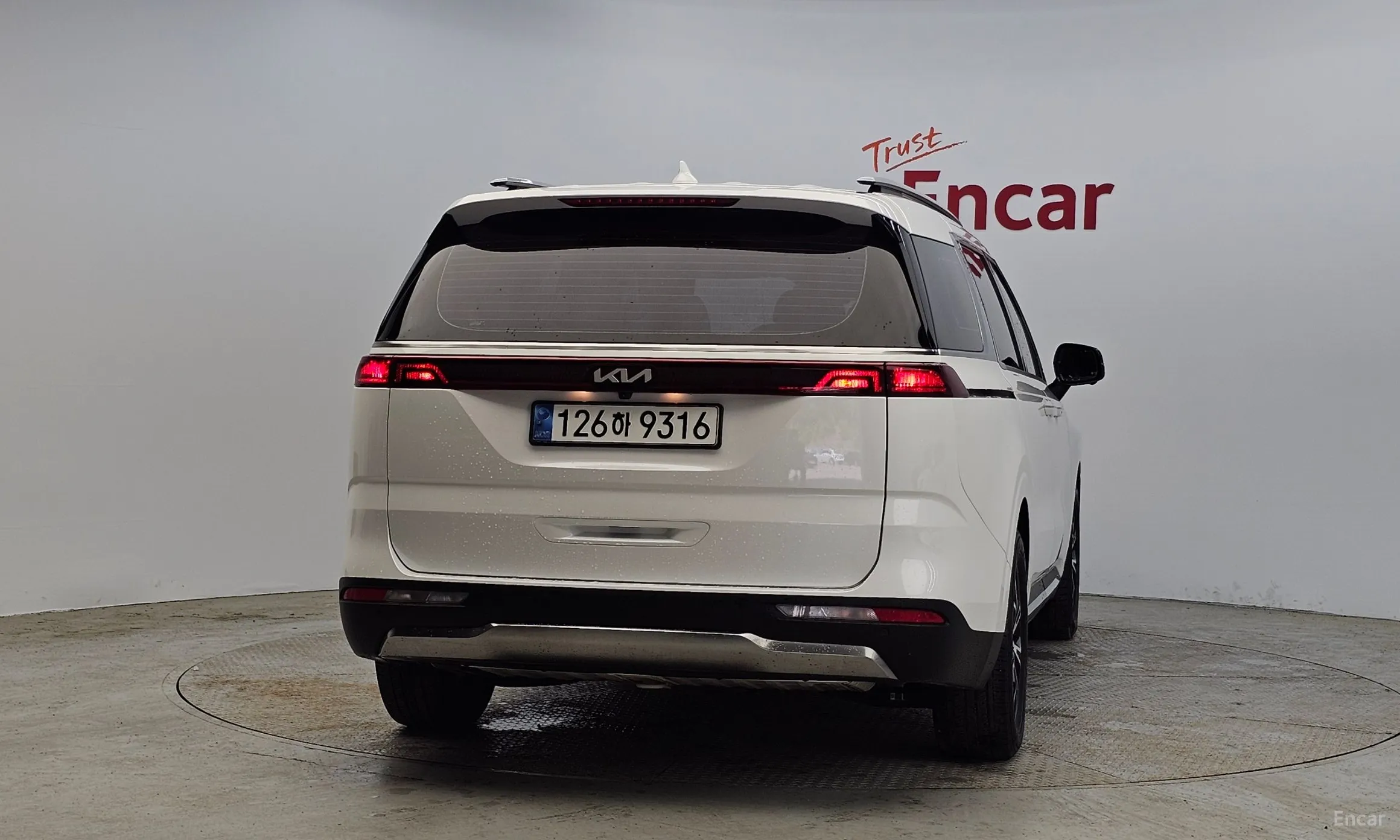 Kia Carnival Gen 4 превью 4