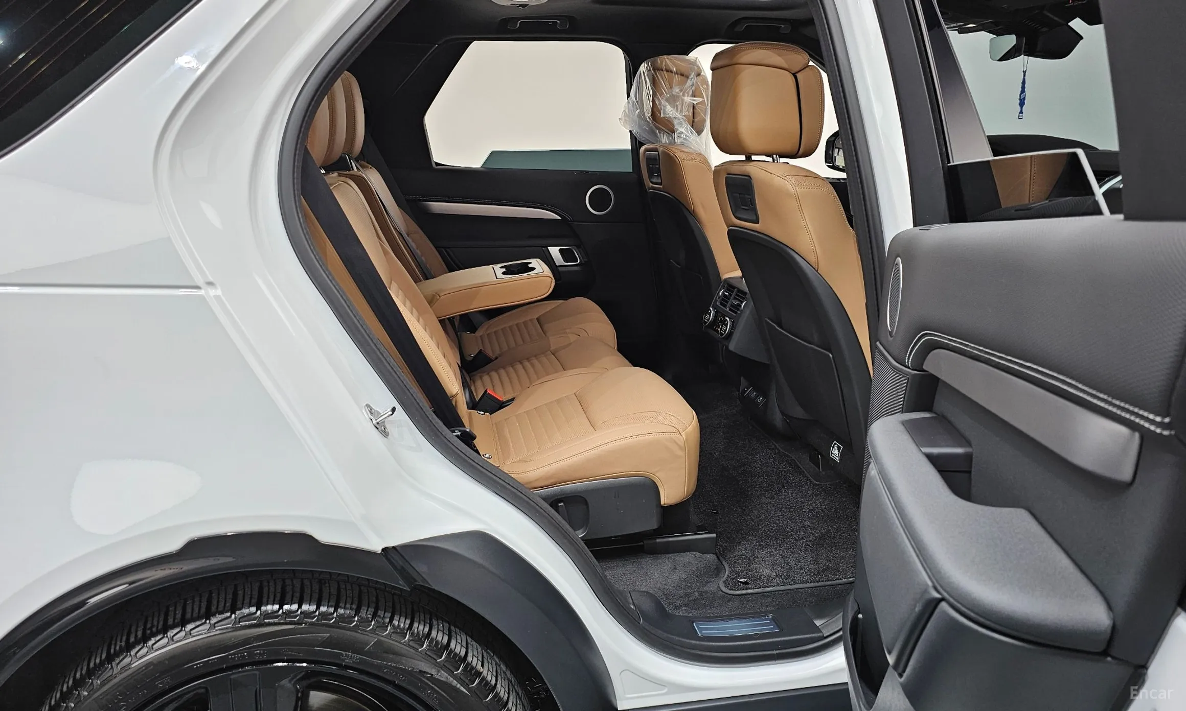 Land Rover Discovery 5 превью 11