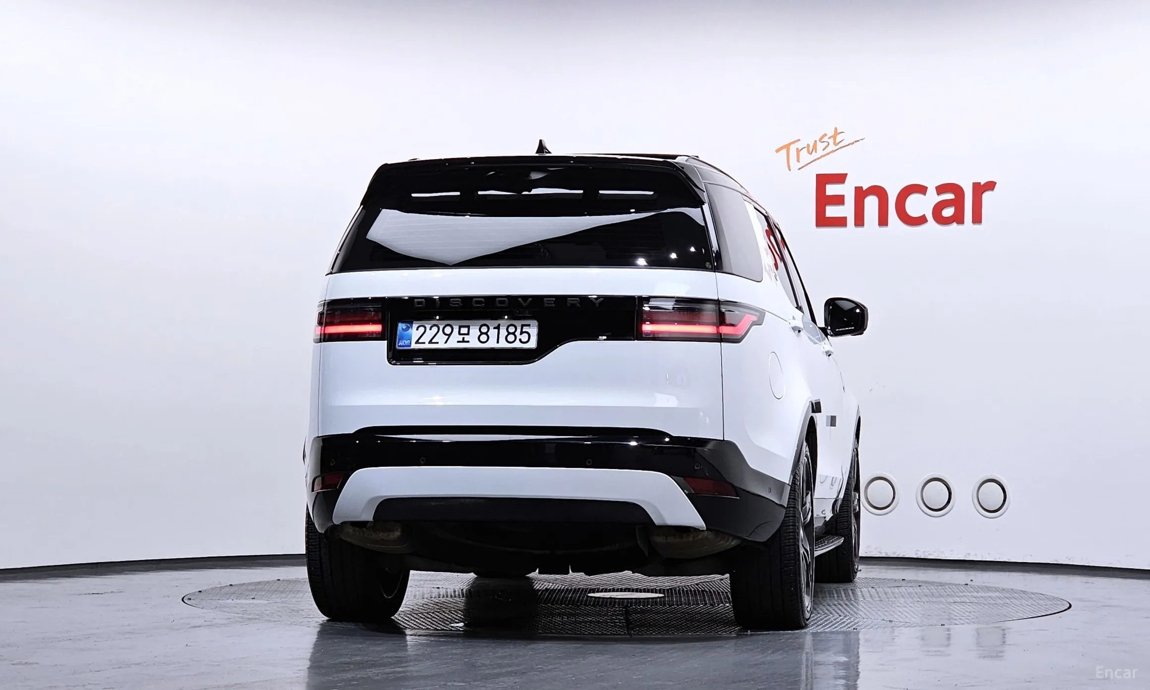 Land Rover Discovery 5 превью 4