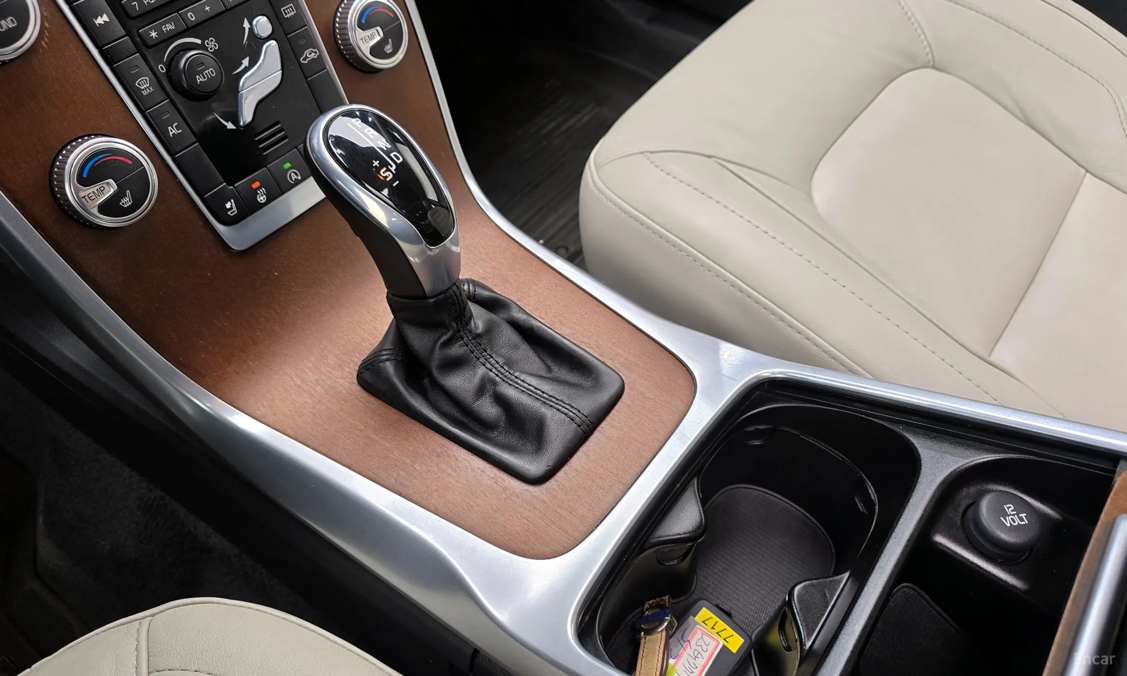 Volvo S80 превью 9