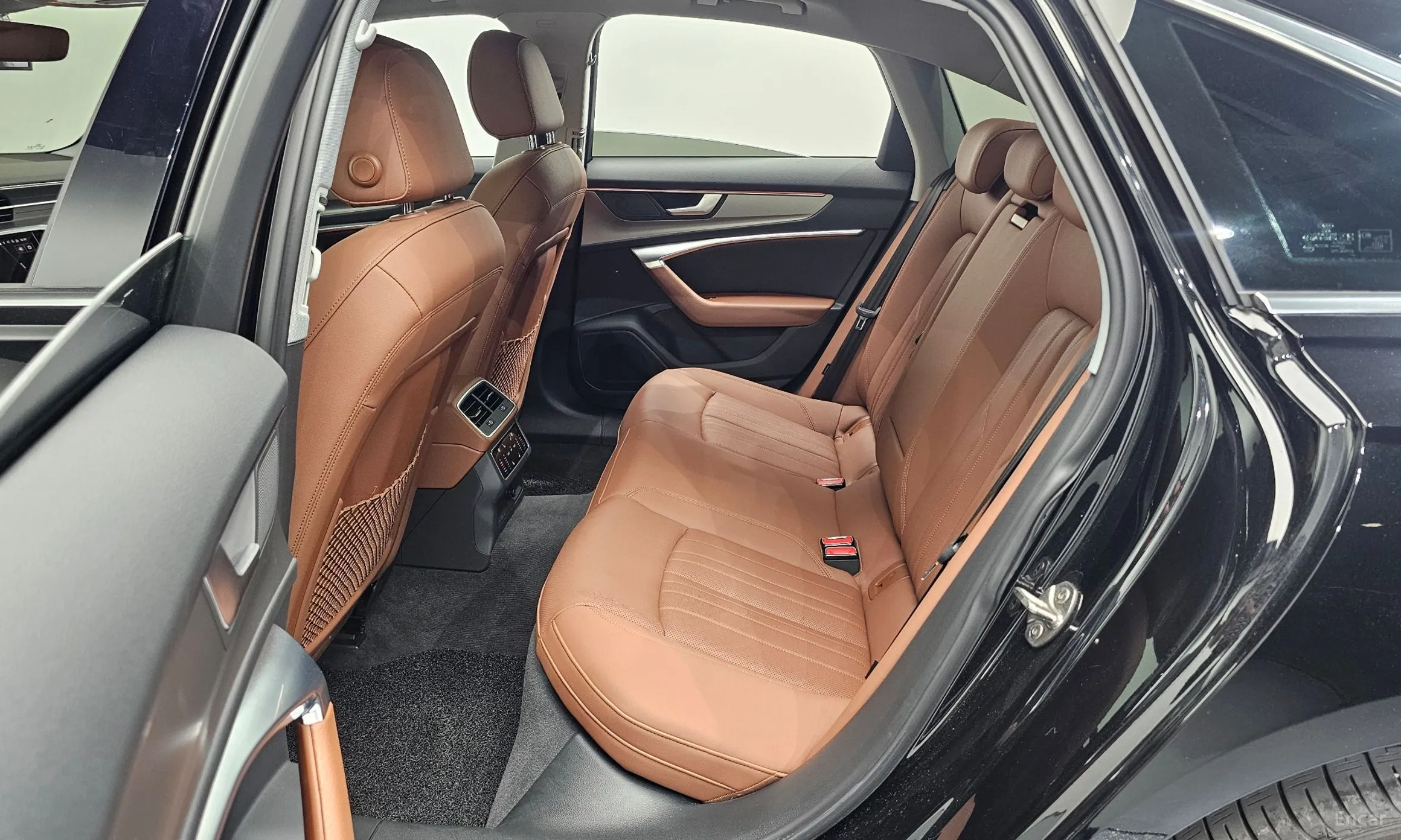 Audi A6 (C8) превью 11