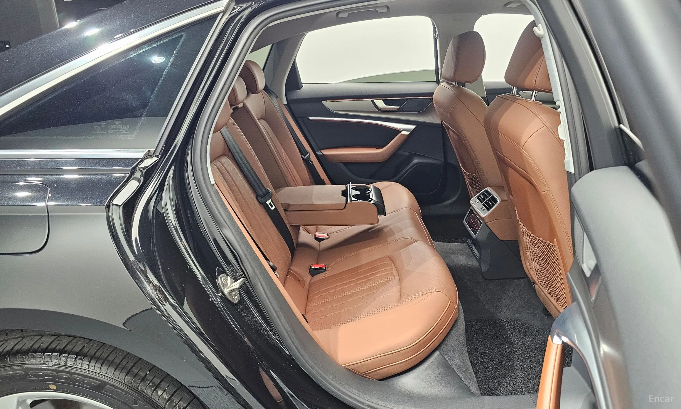 Audi A6 (C8) превью 19