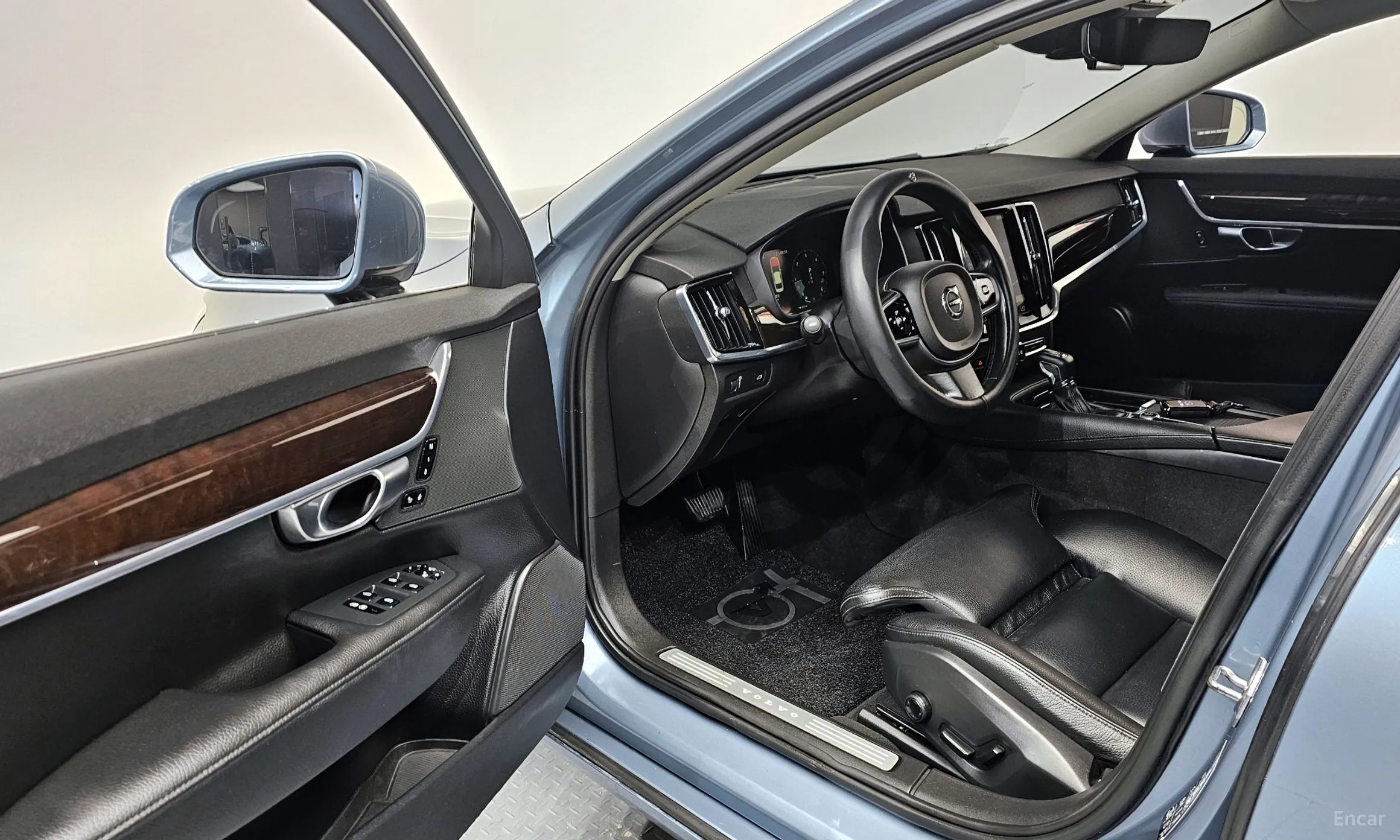 Volvo S90 превью 10