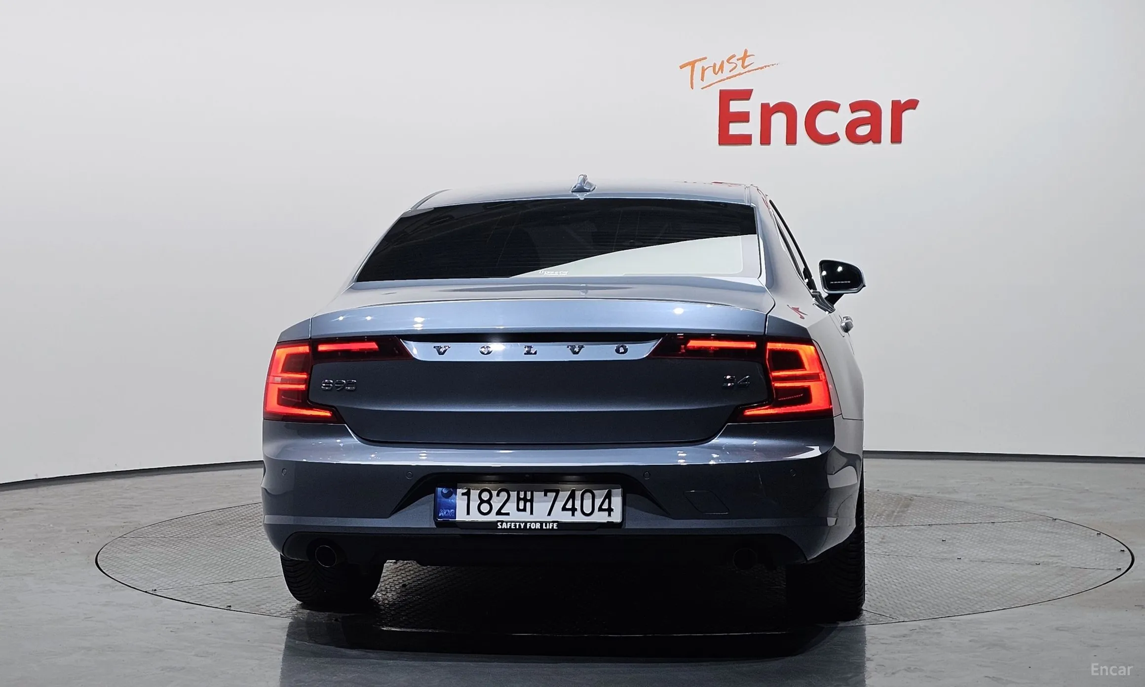 Volvo S90 превью 4