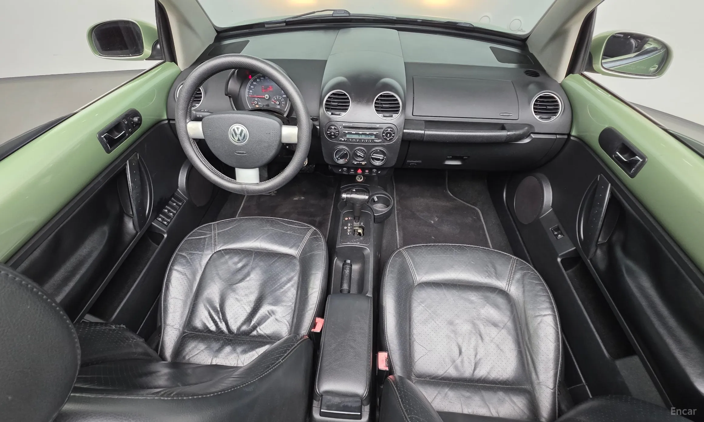 Volkswagen New Beetle превью 7