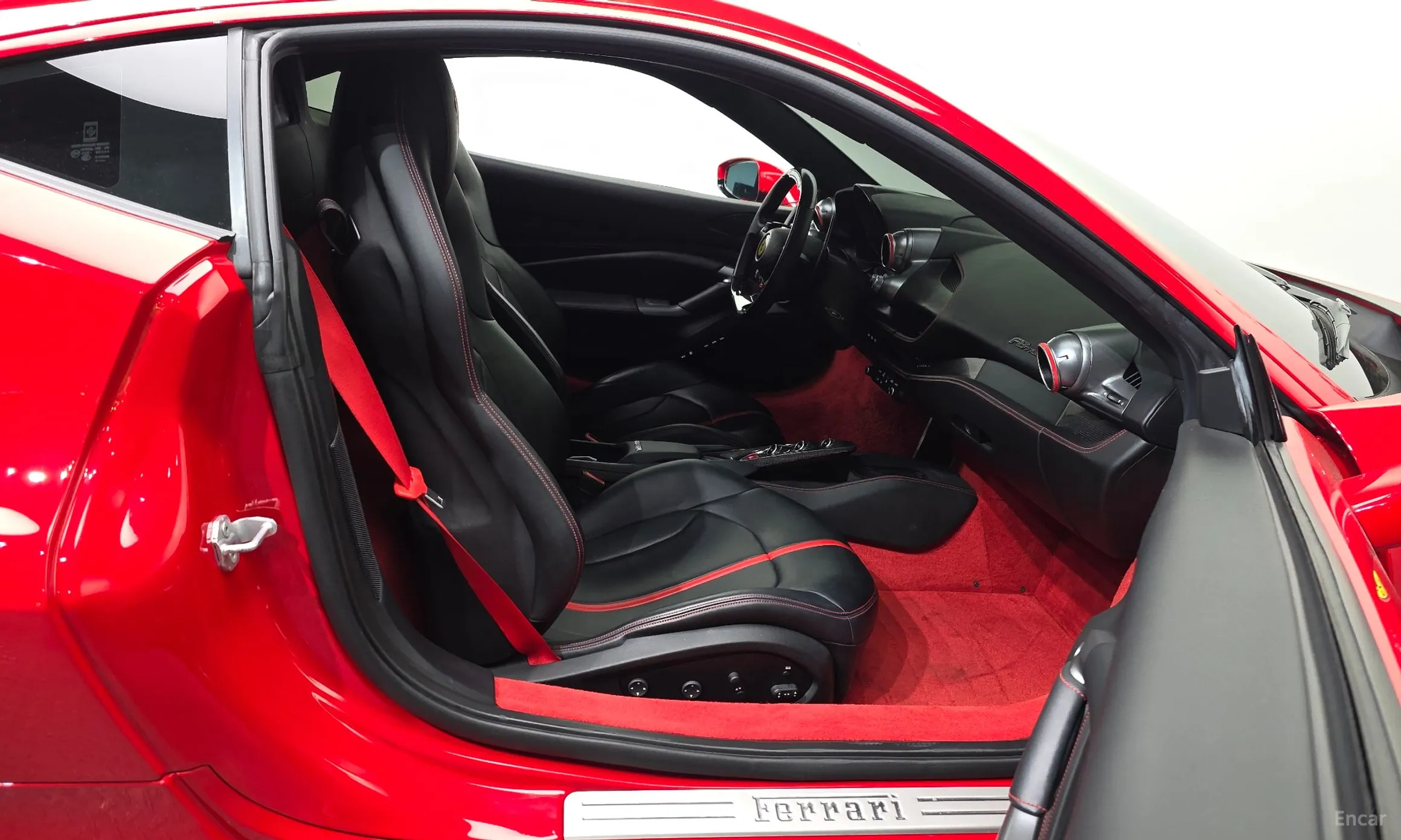 Ferrari F8 Tributo превью 11