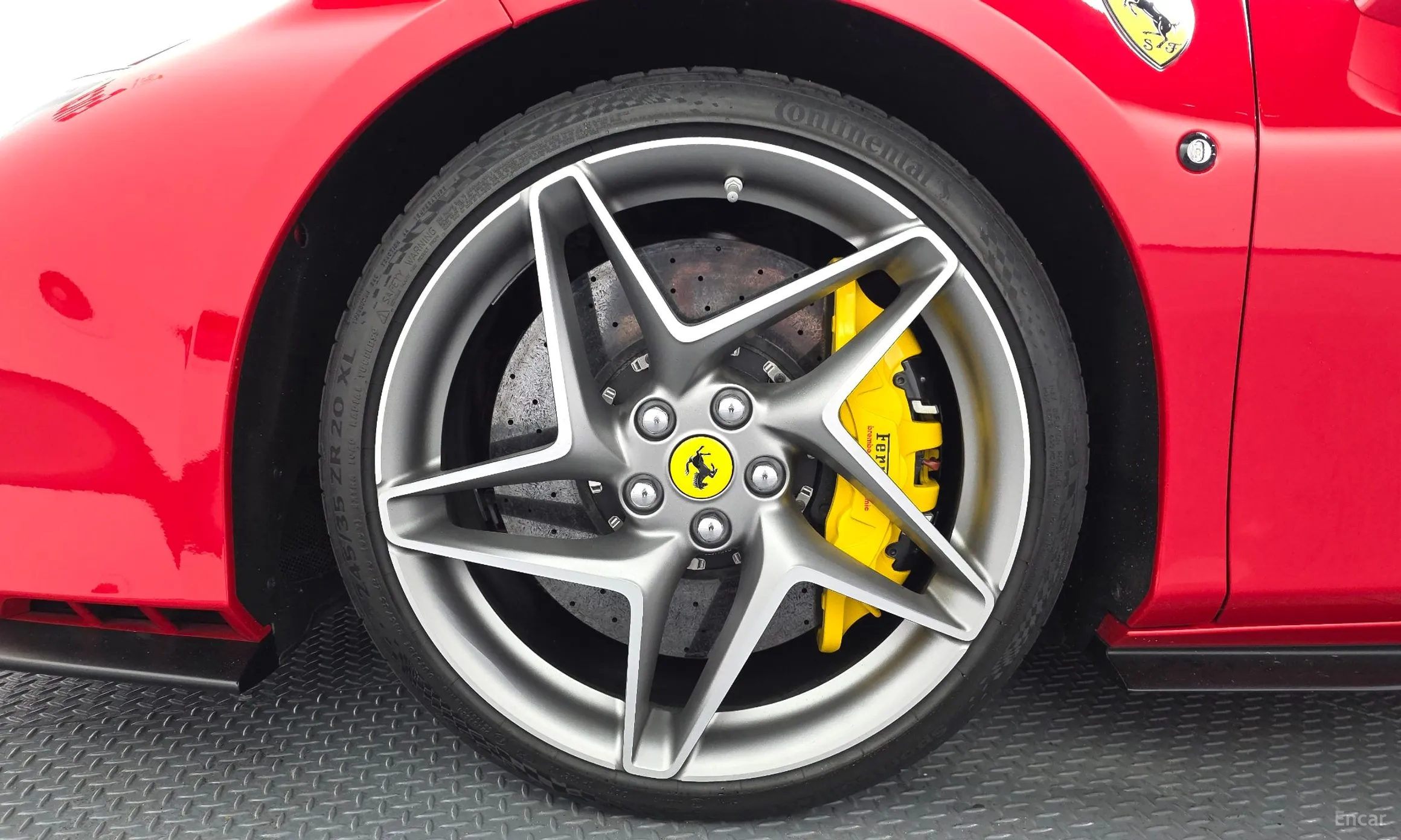 Ferrari F8 Tributo превью 5