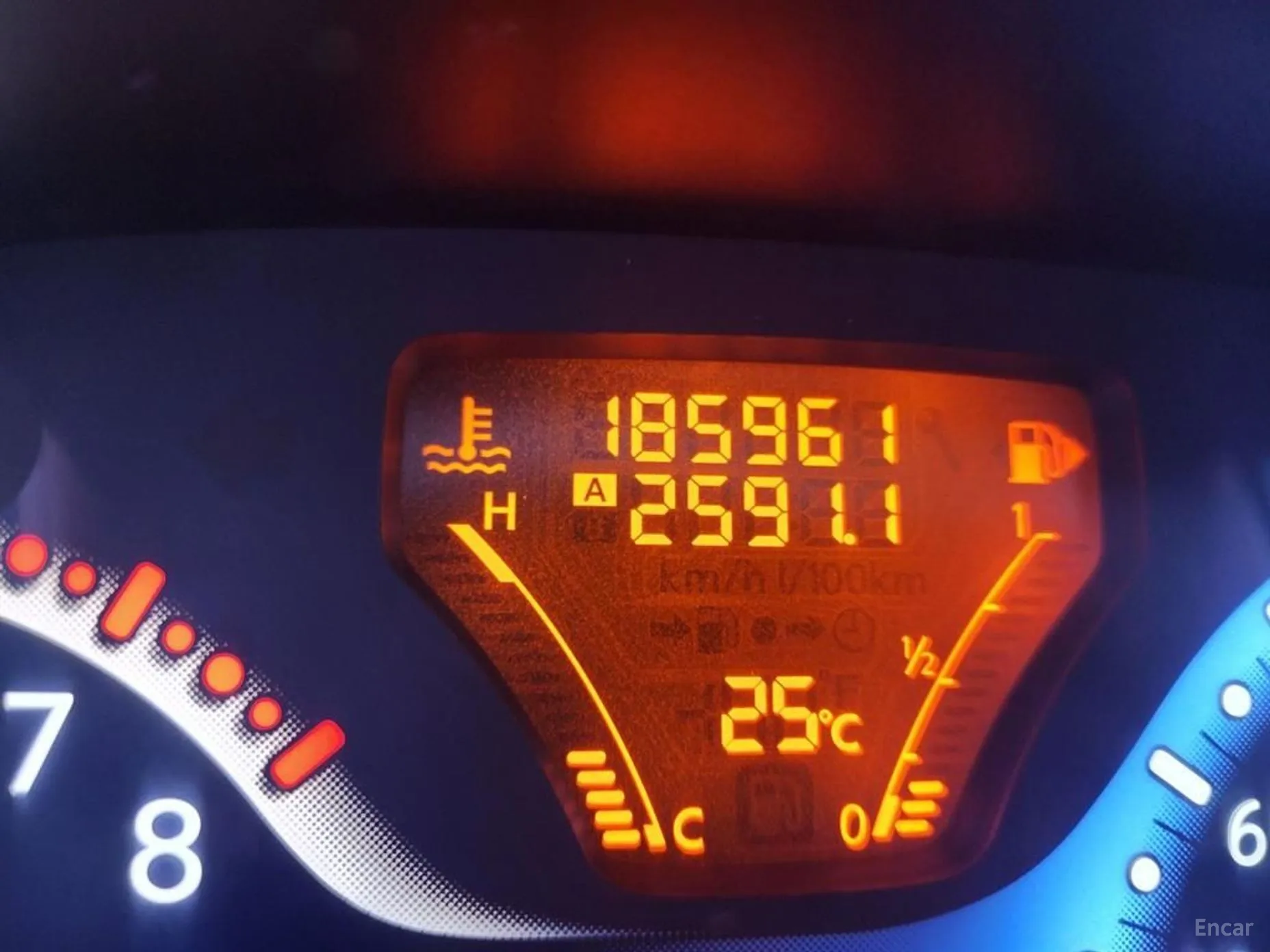 Nissan Cube превью 8