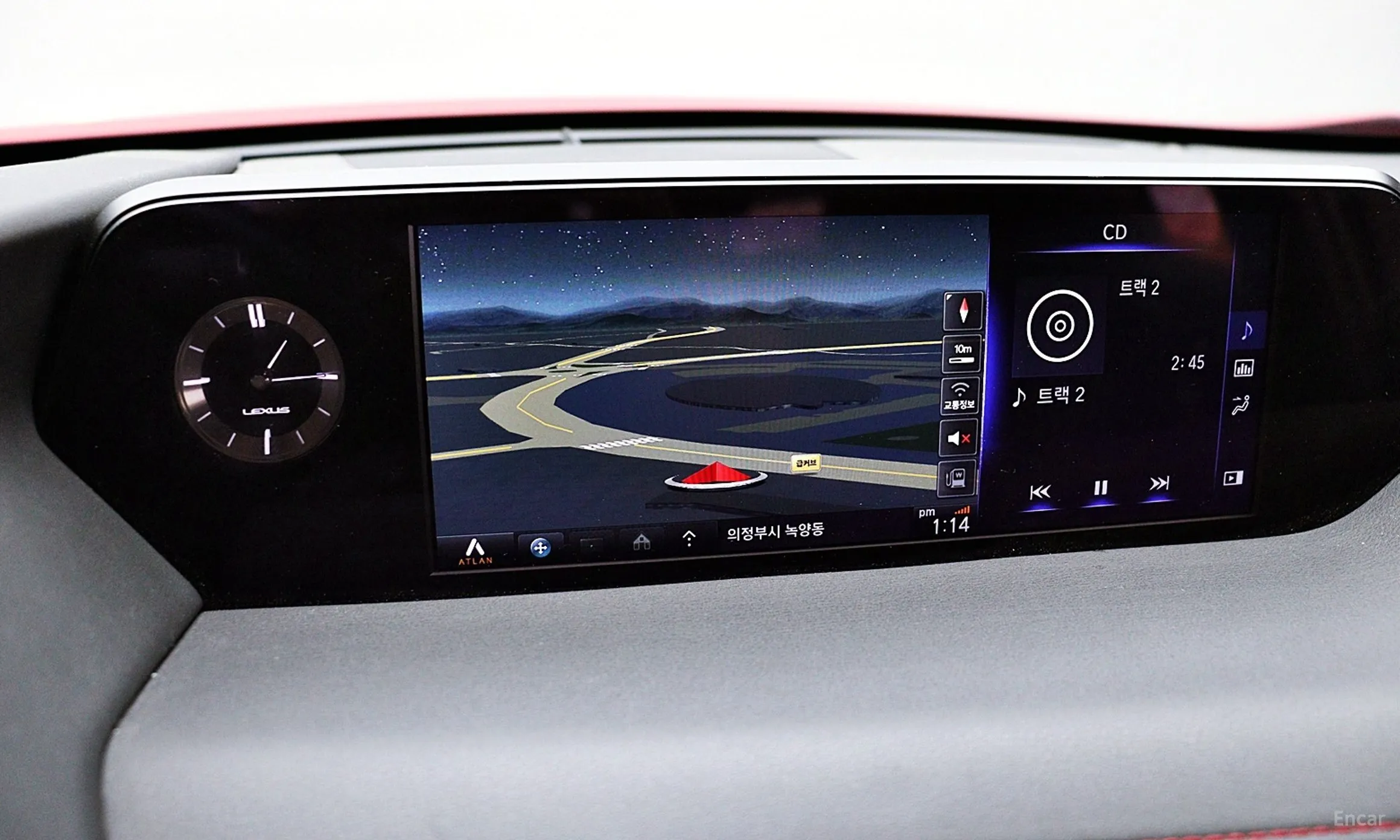 Lexus UX250h превью 11