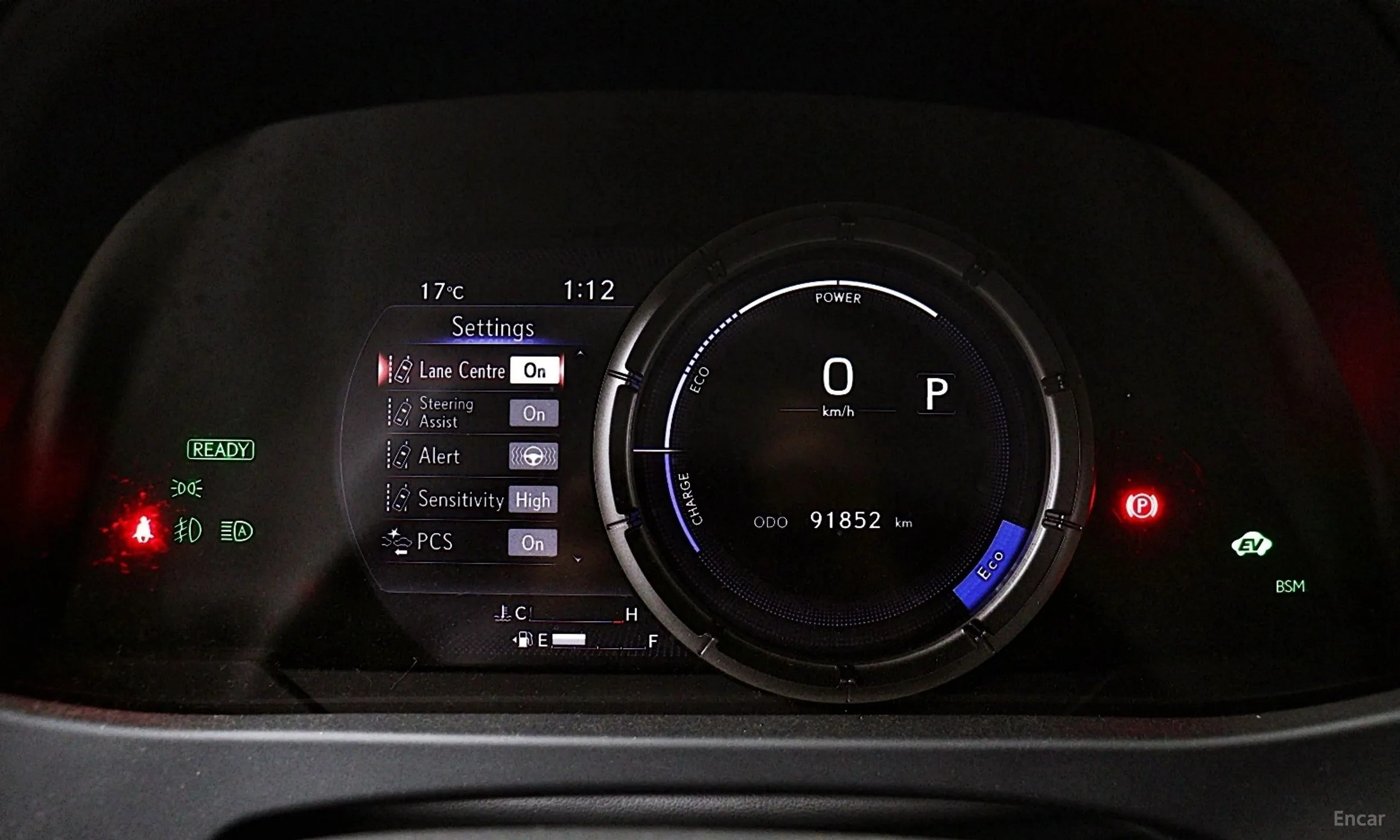 Lexus UX250h превью 9