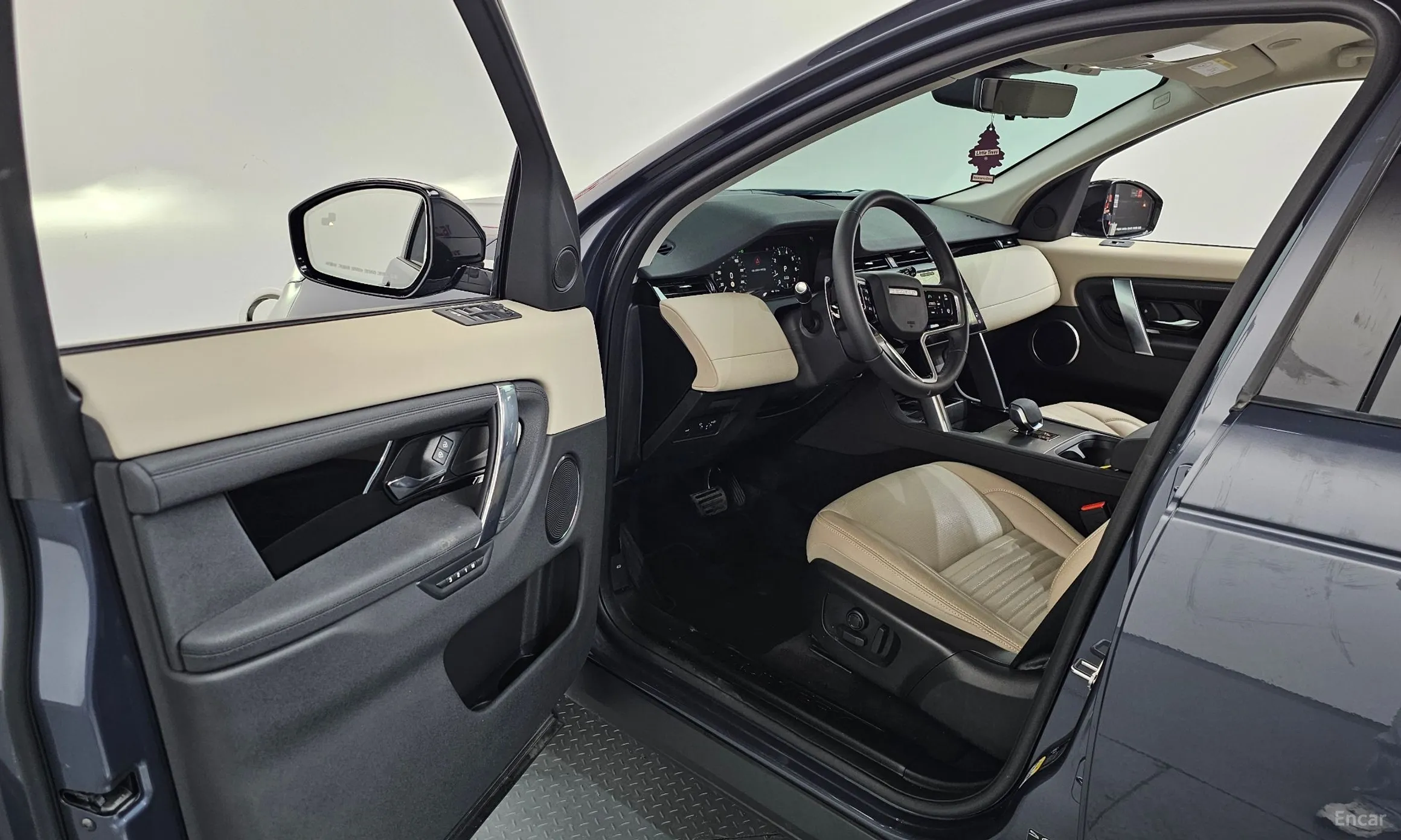 Land Rover Discovery Sports превью 10