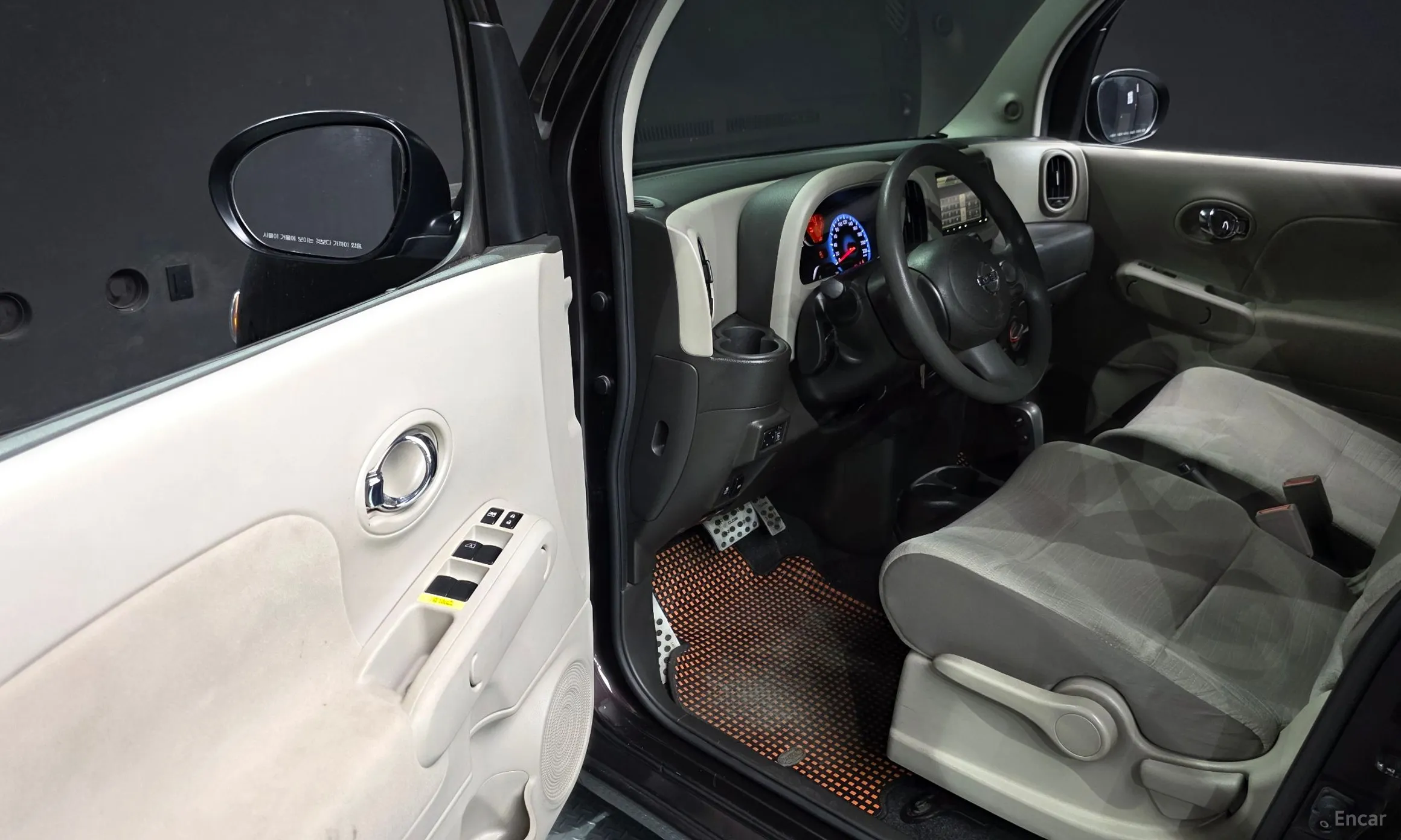 Nissan Cube превью 10