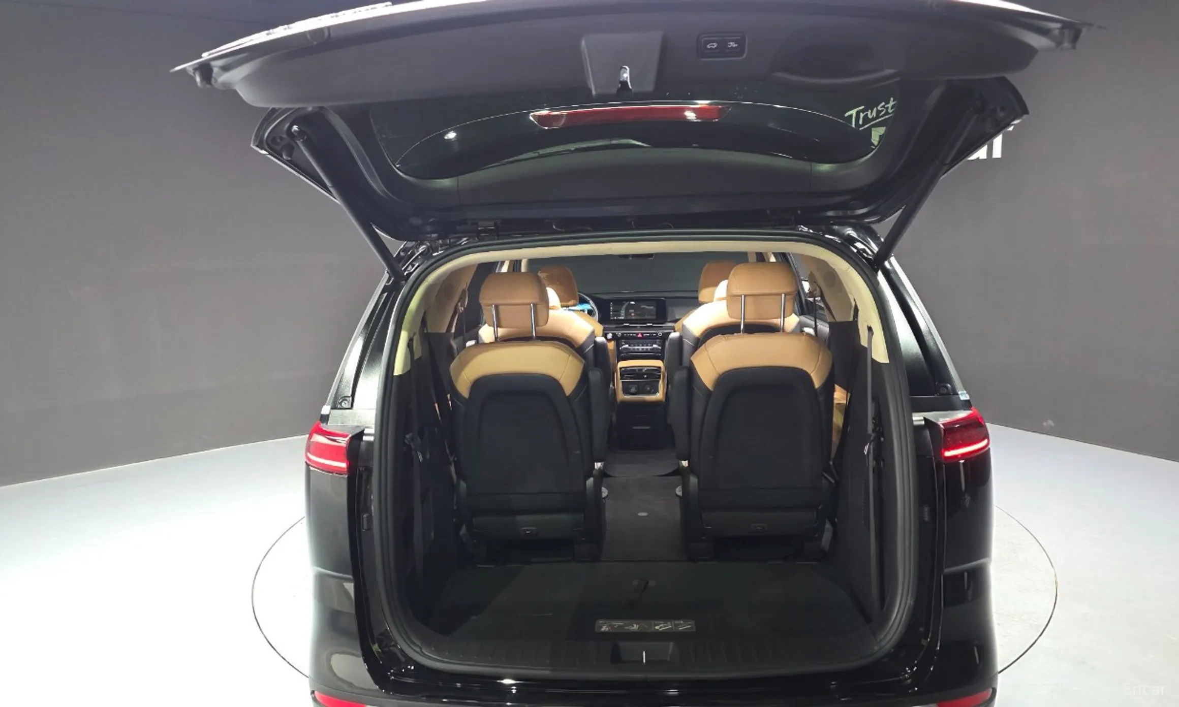 Kia Carnival Gen 4 превью 20