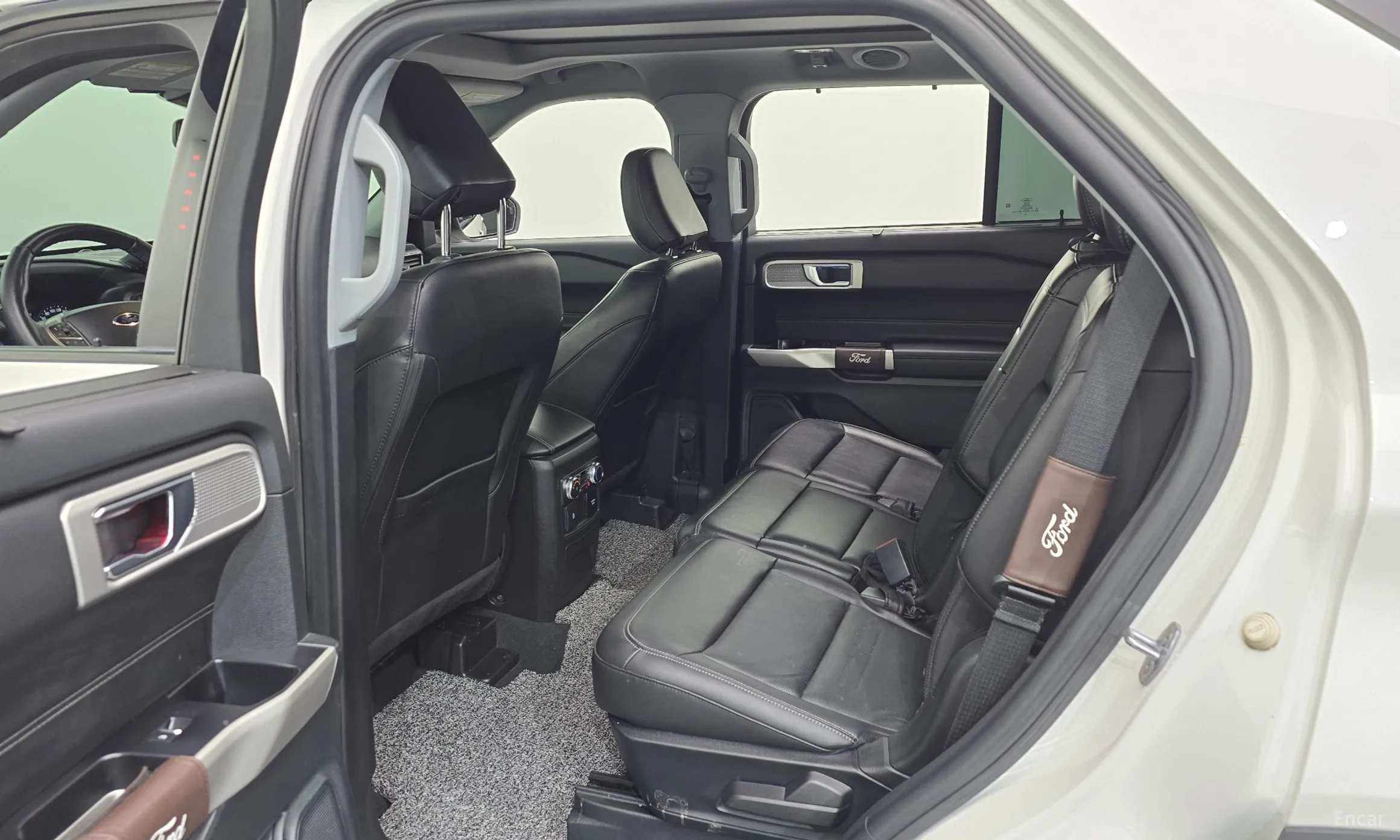 Ford Explorer 6th Generation превью 11