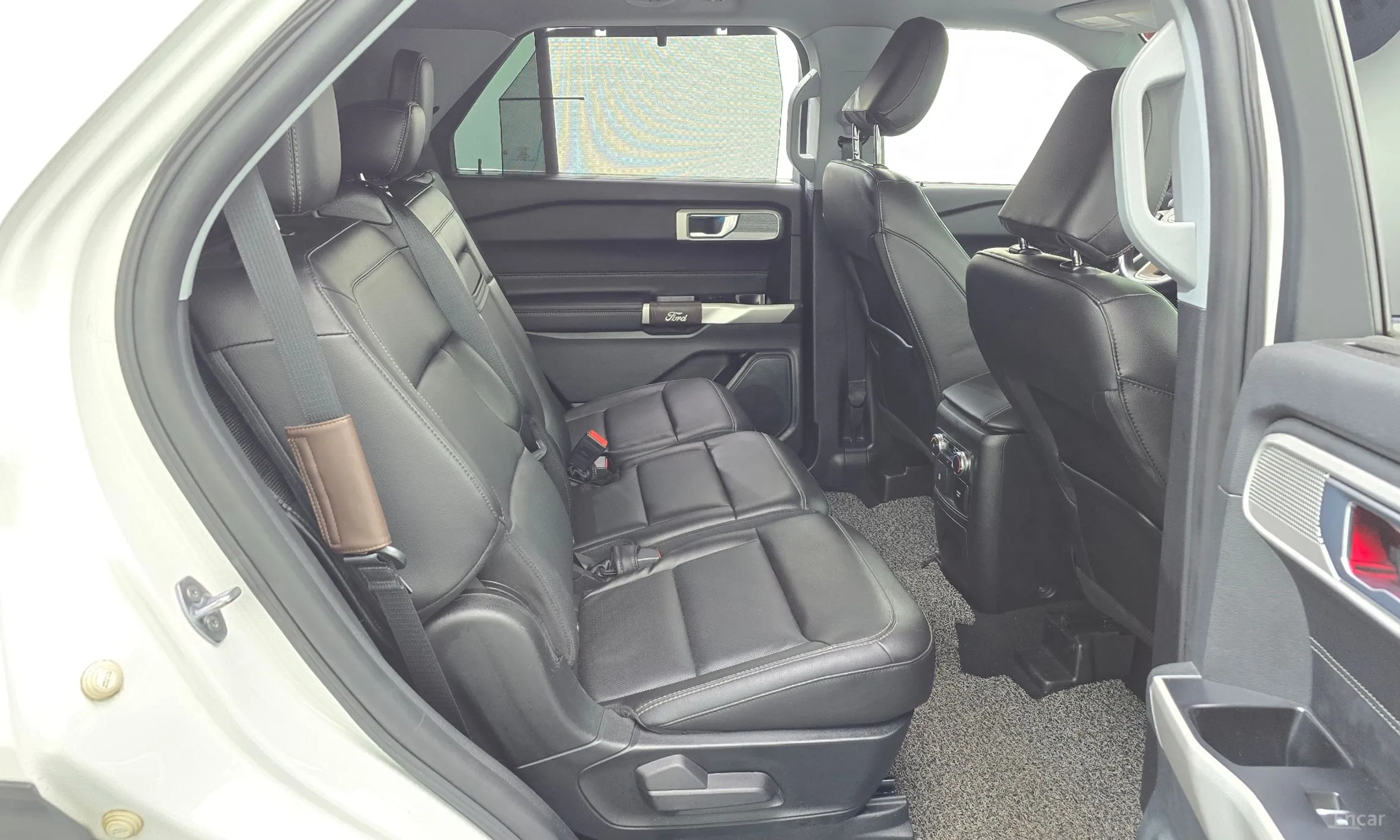 Ford Explorer 6th Generation превью 19