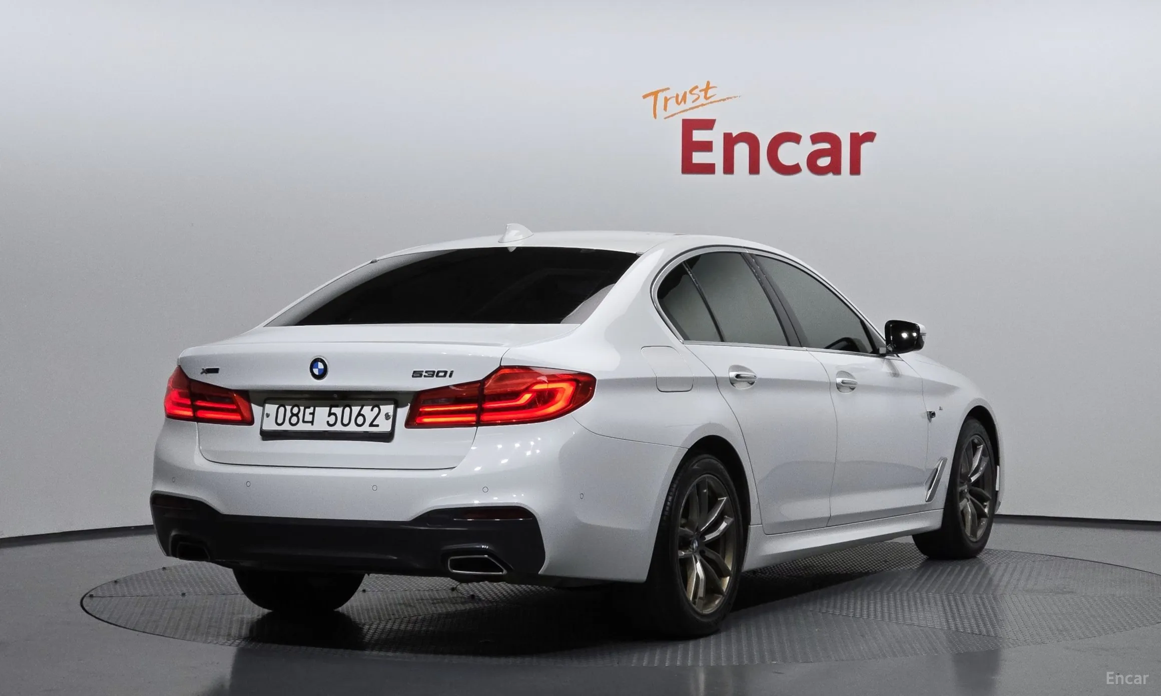 BMW 5 Series (G30) превью 2