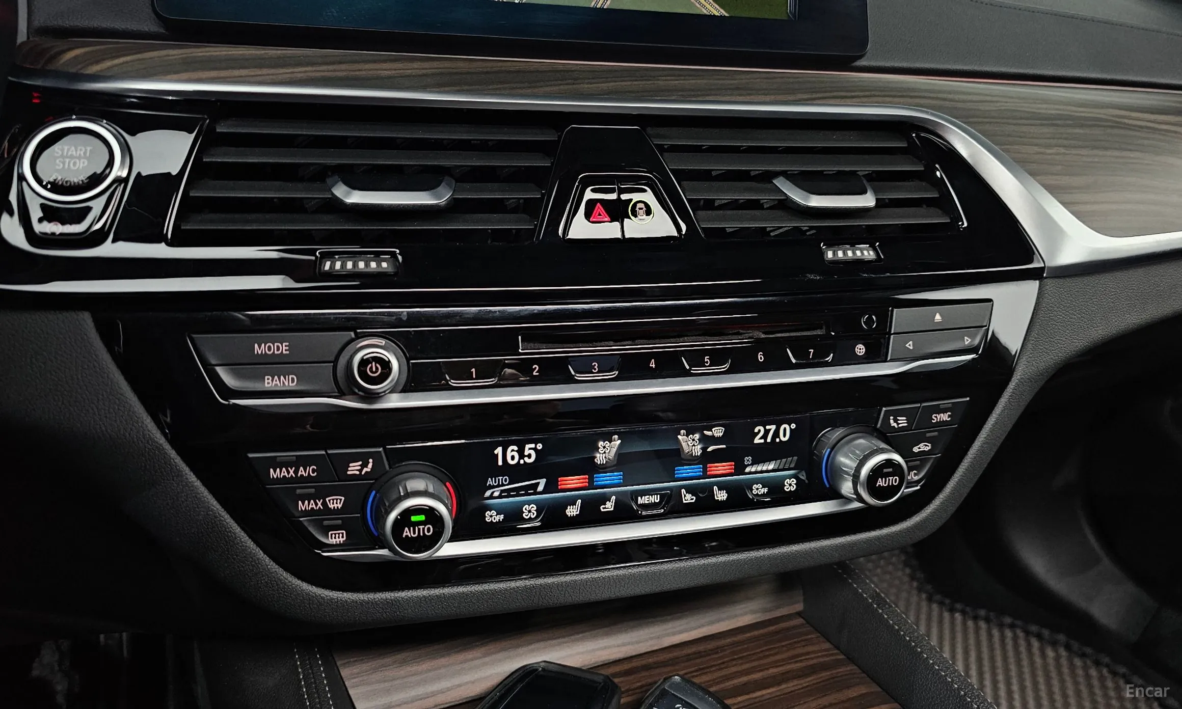 BMW 5 Series (G30) превью 18