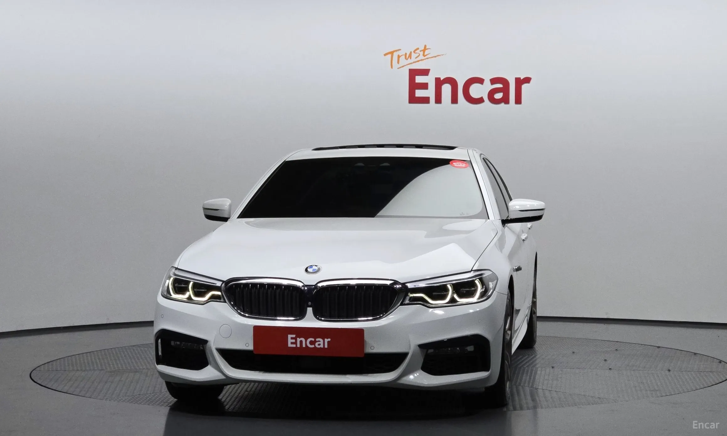 BMW 5 Series (G30) превью 3