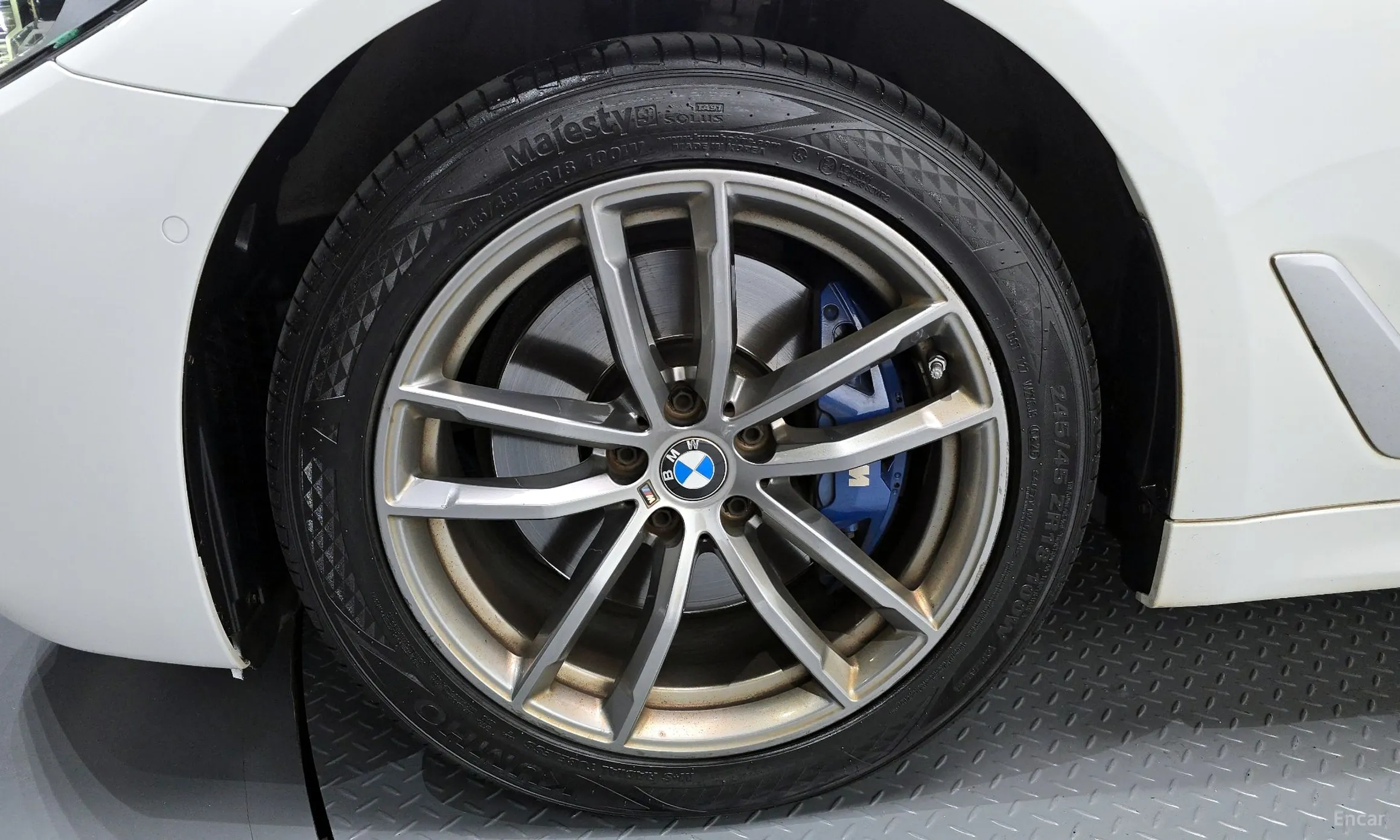 BMW 5 Series (G30) превью 5