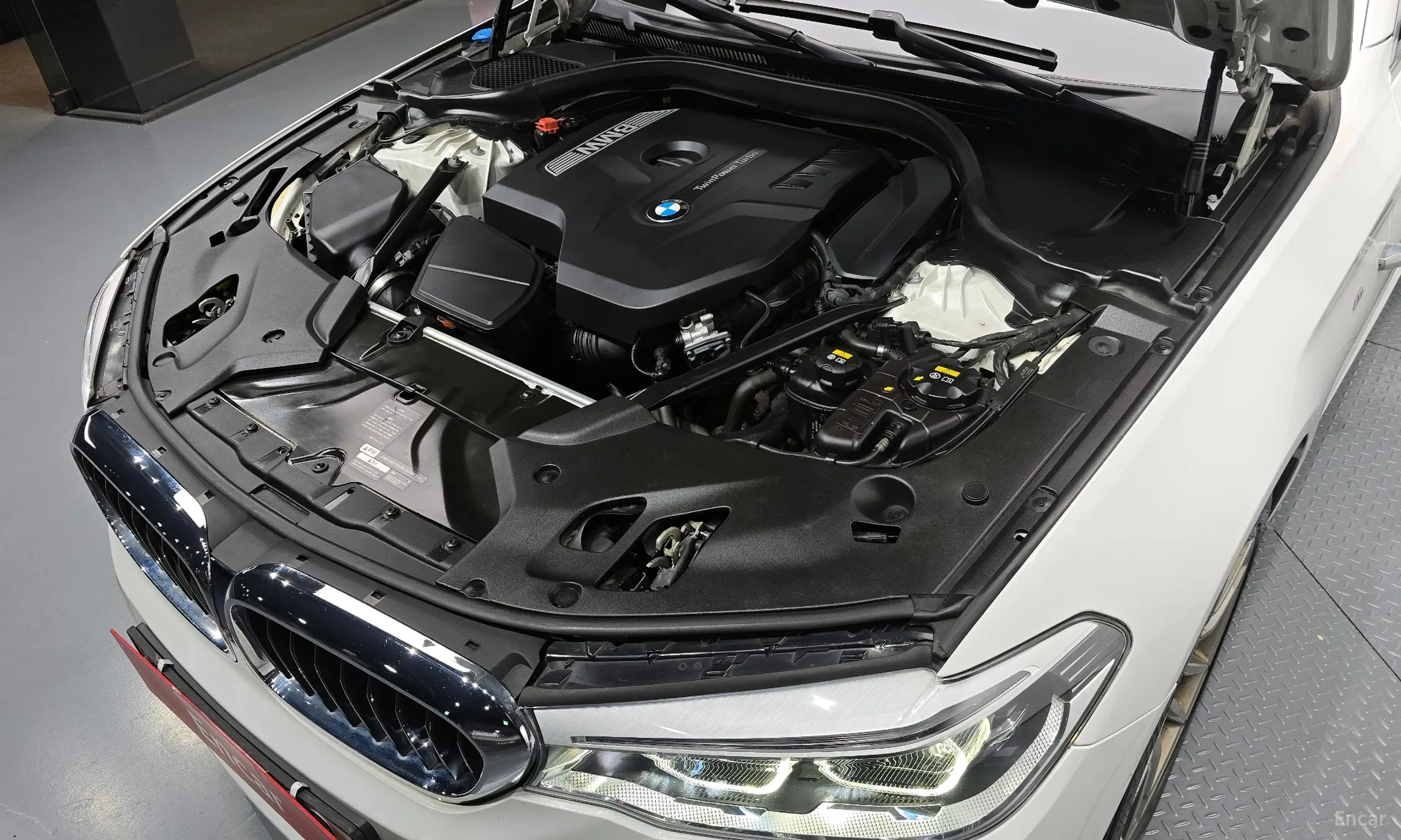 BMW 5 Series (G30) превью 6