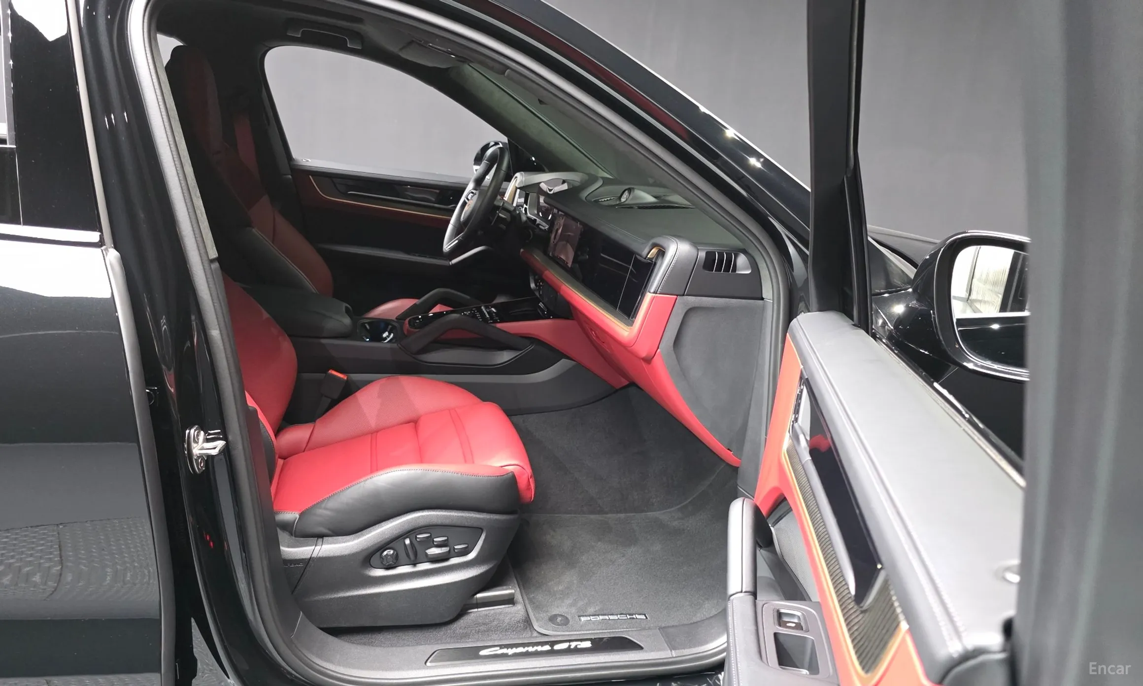 Porsche Cayenne (PO536) превью 11
