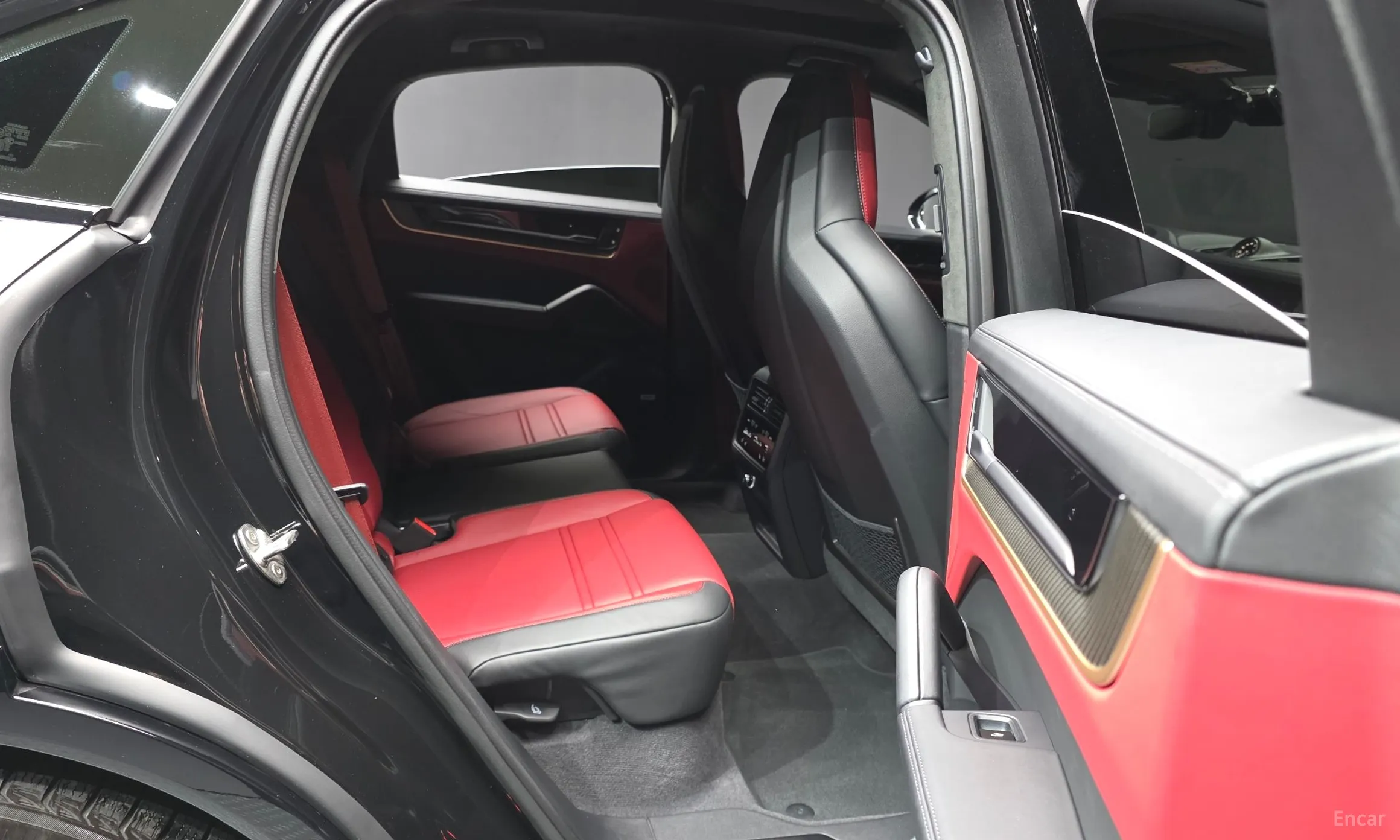 Porsche Cayenne (PO536) превью 12