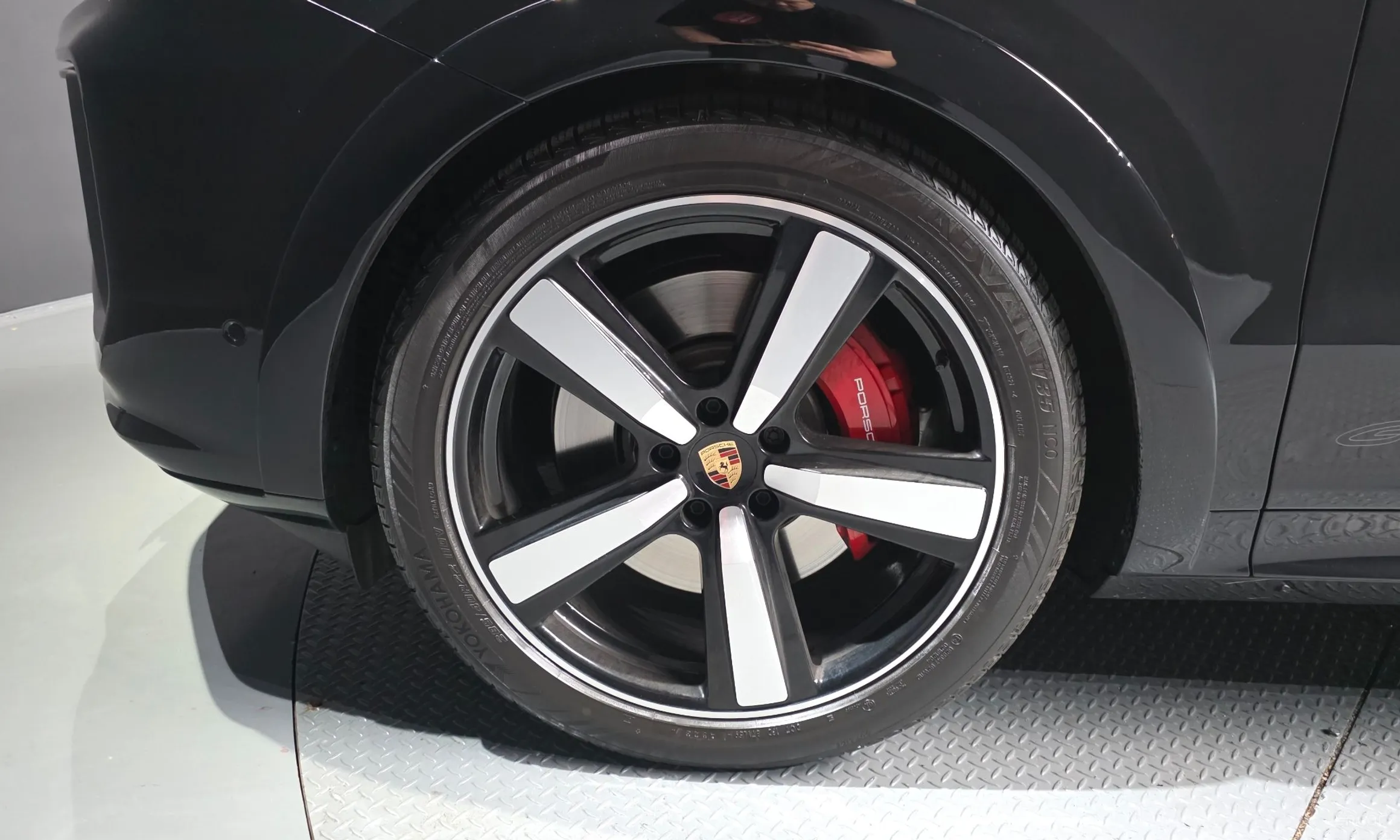 Porsche Cayenne (PO536) превью 5