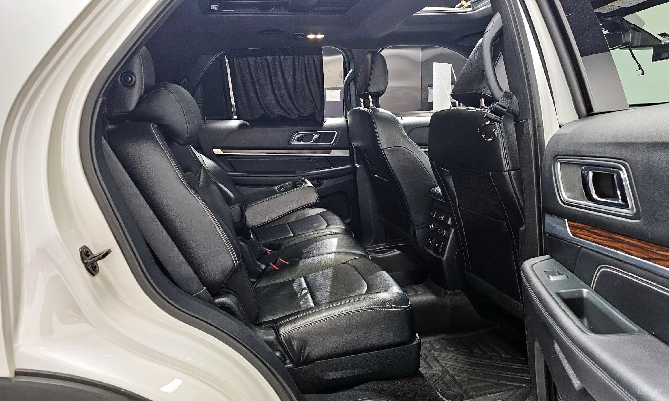 Ford Explorer превью 11